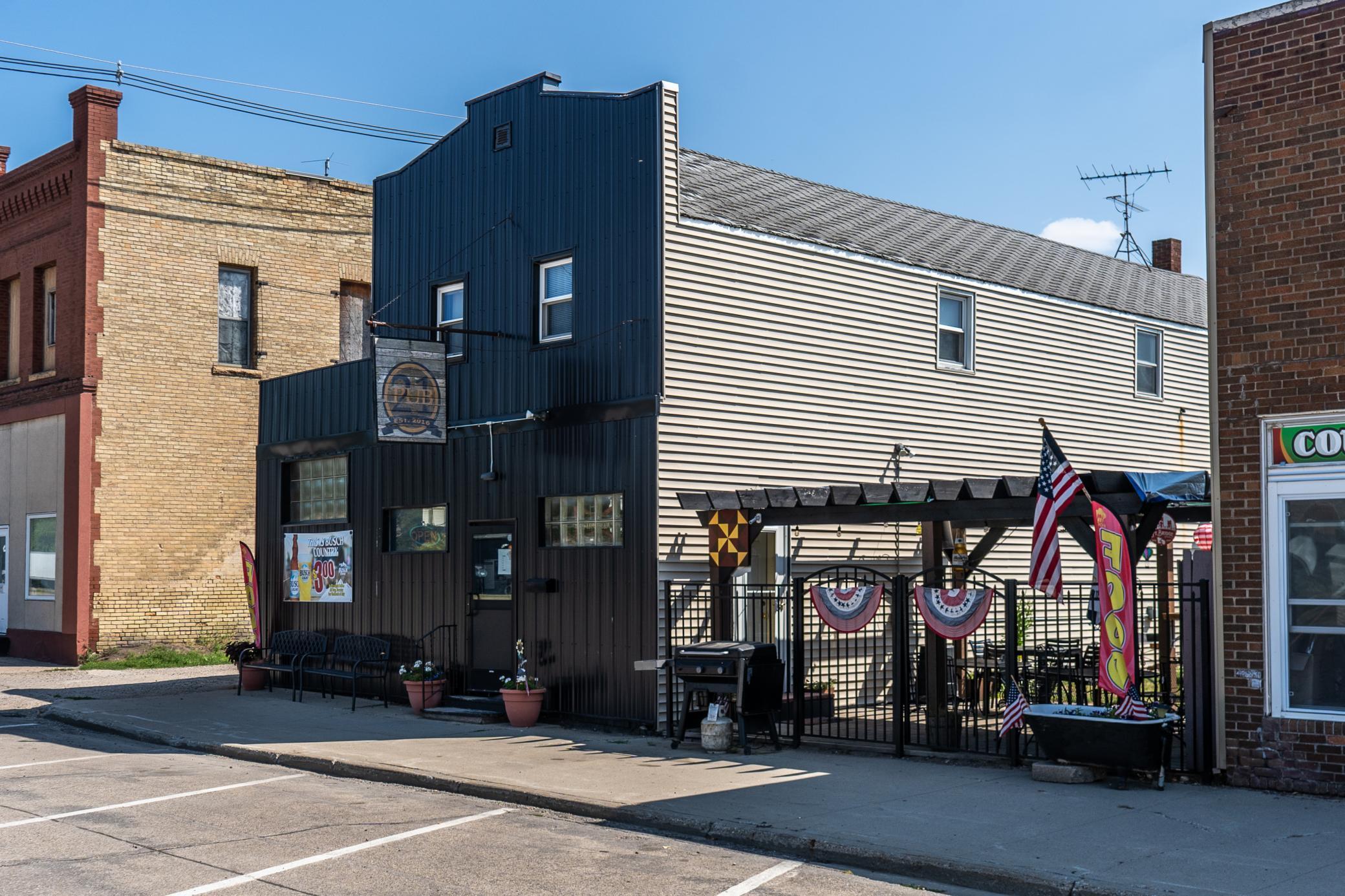 107 4th Avenue W Property Photo 1