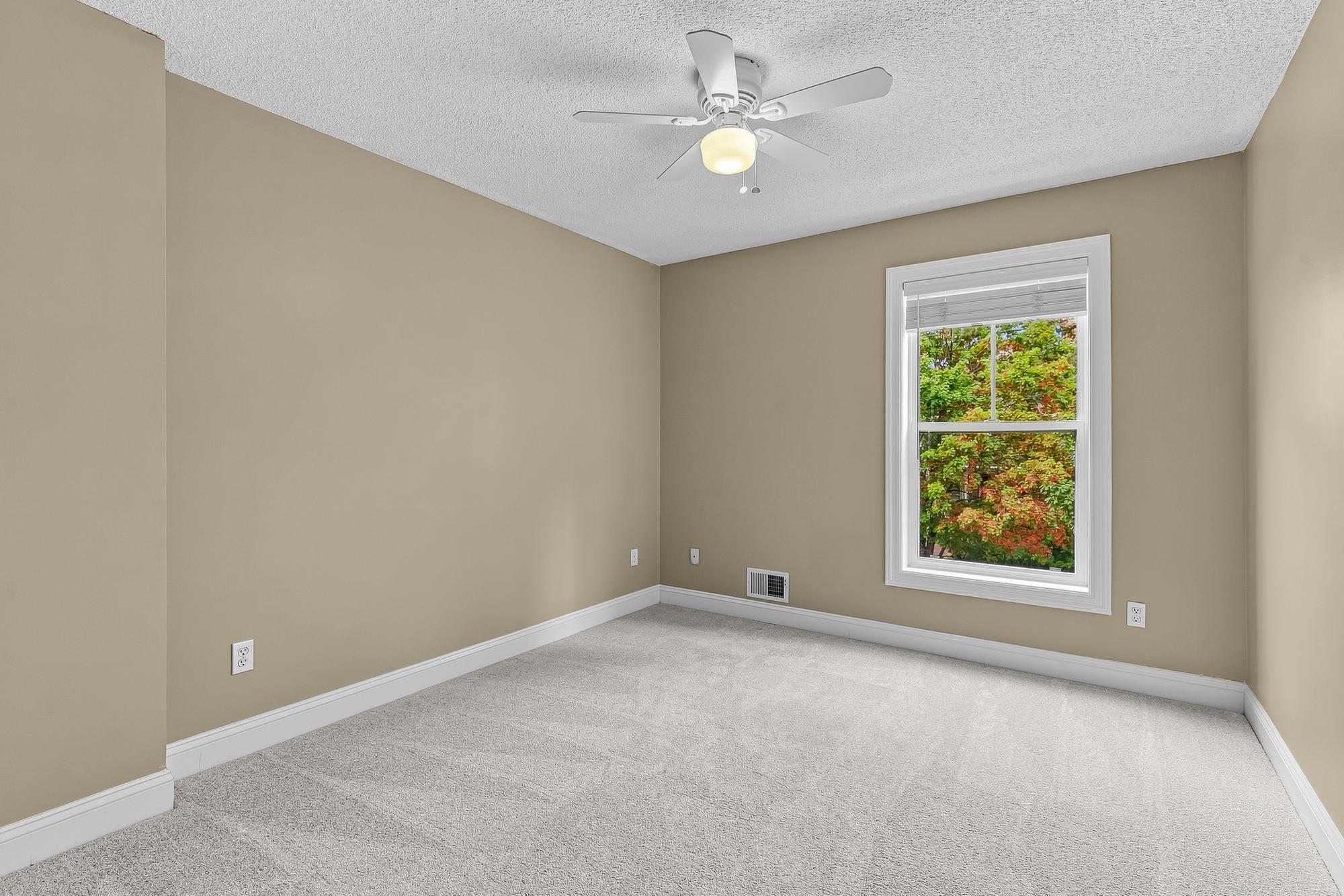 416 Duke Street Property Photo 27