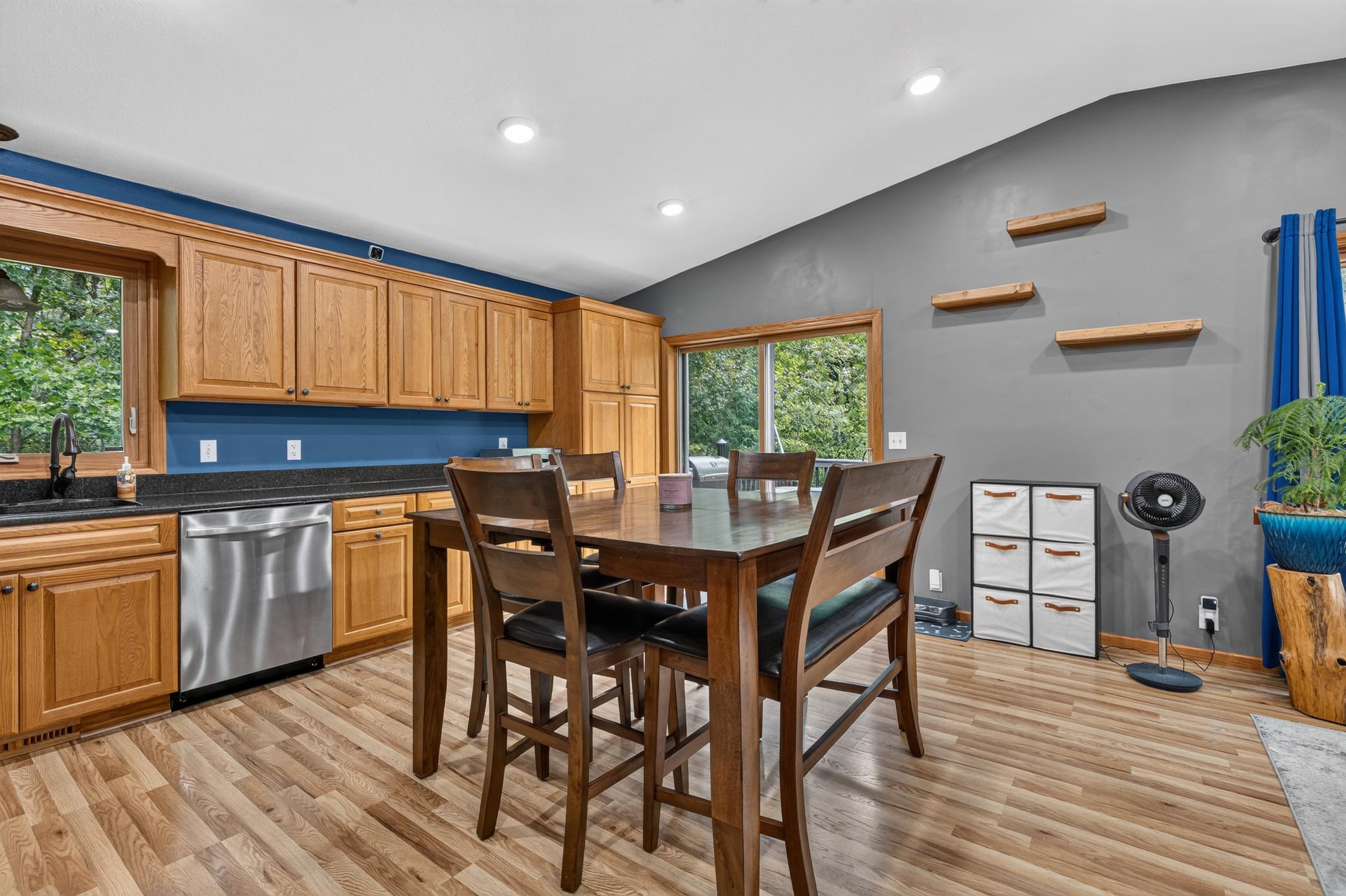 16046 Woodrow Road Property Photo 5