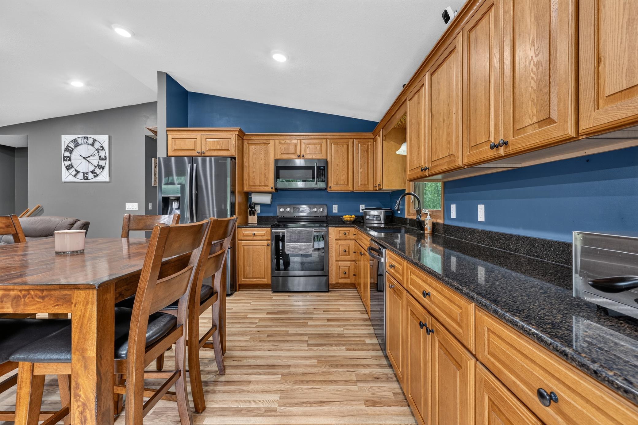 16046 Woodrow Road Property Photo 6