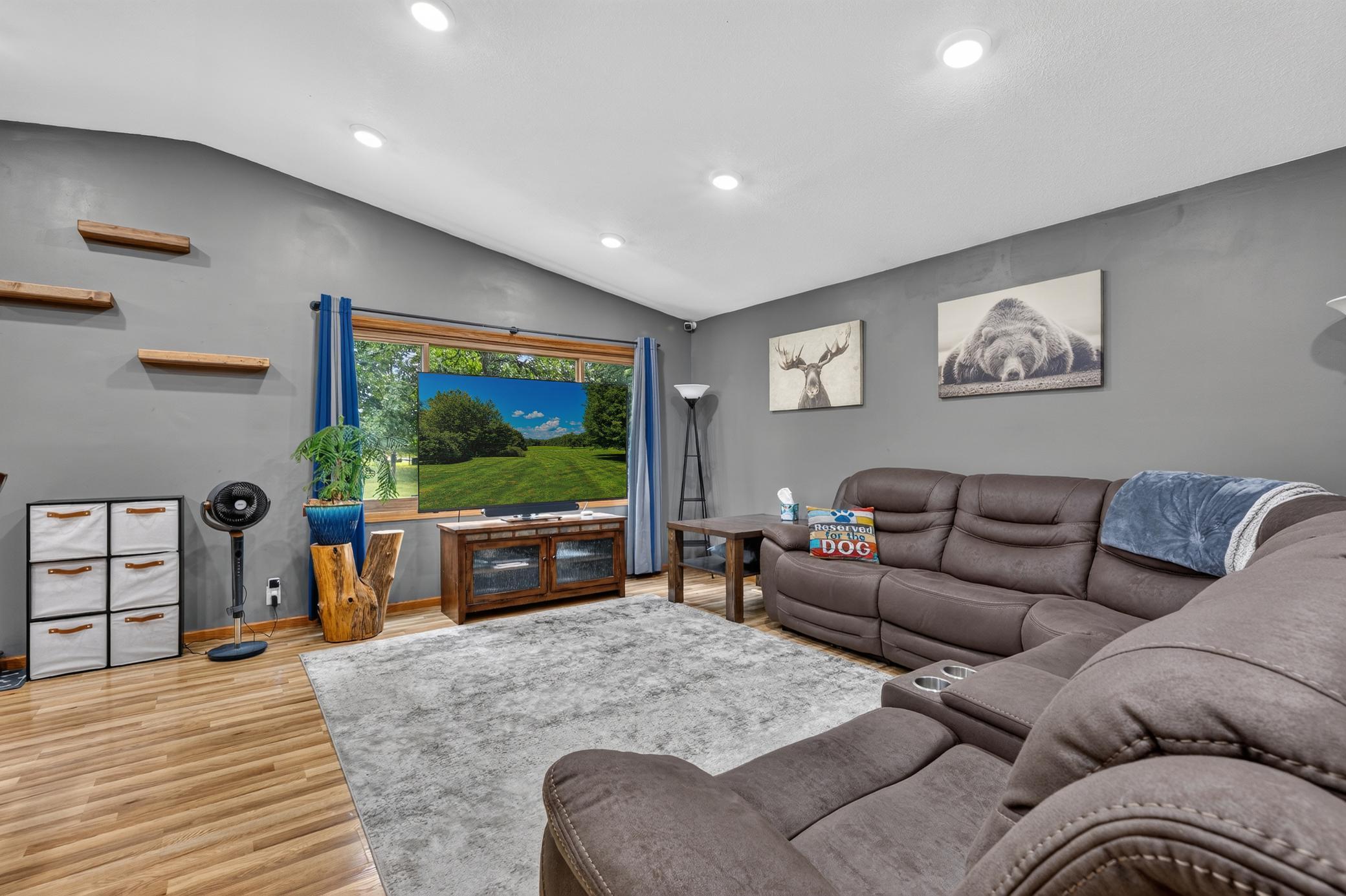 16046 Woodrow Road Property Photo 8
