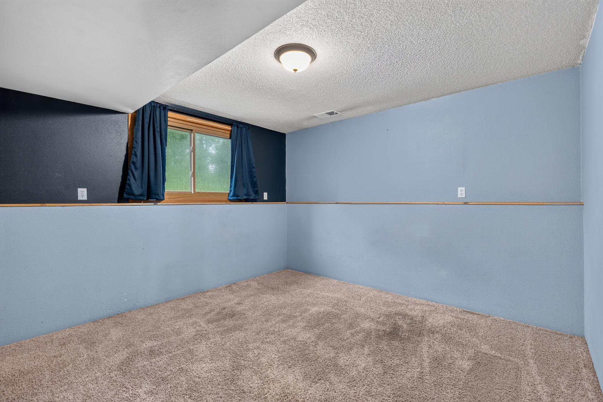 16046 Woodrow Road Property Photo 19