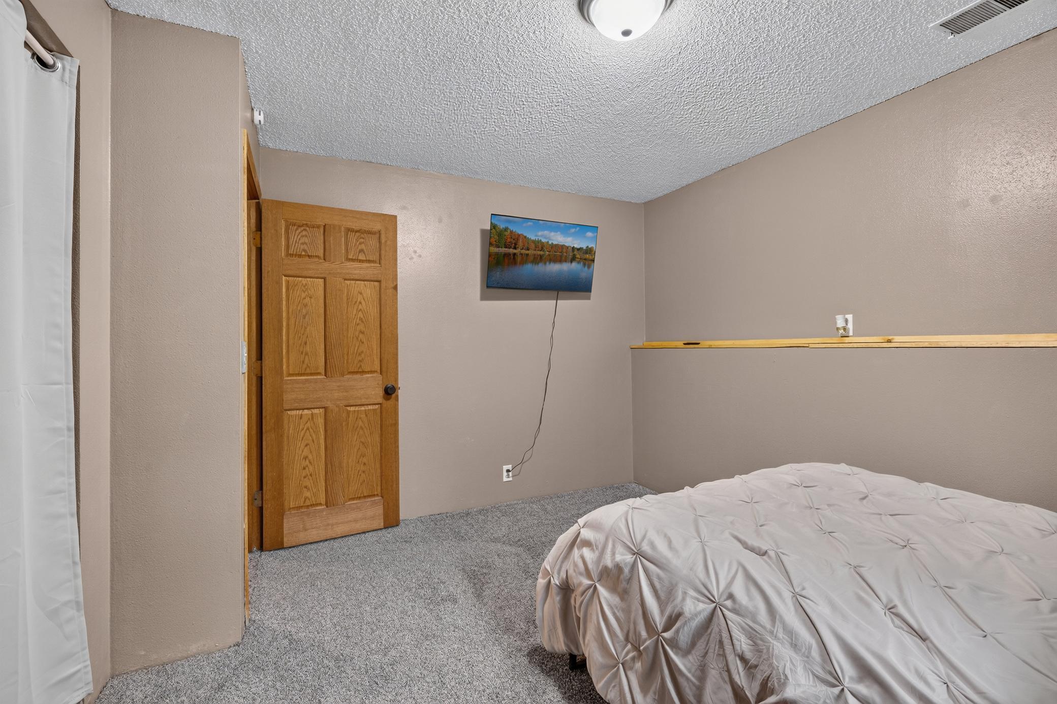 16046 Woodrow Road Property Photo 22