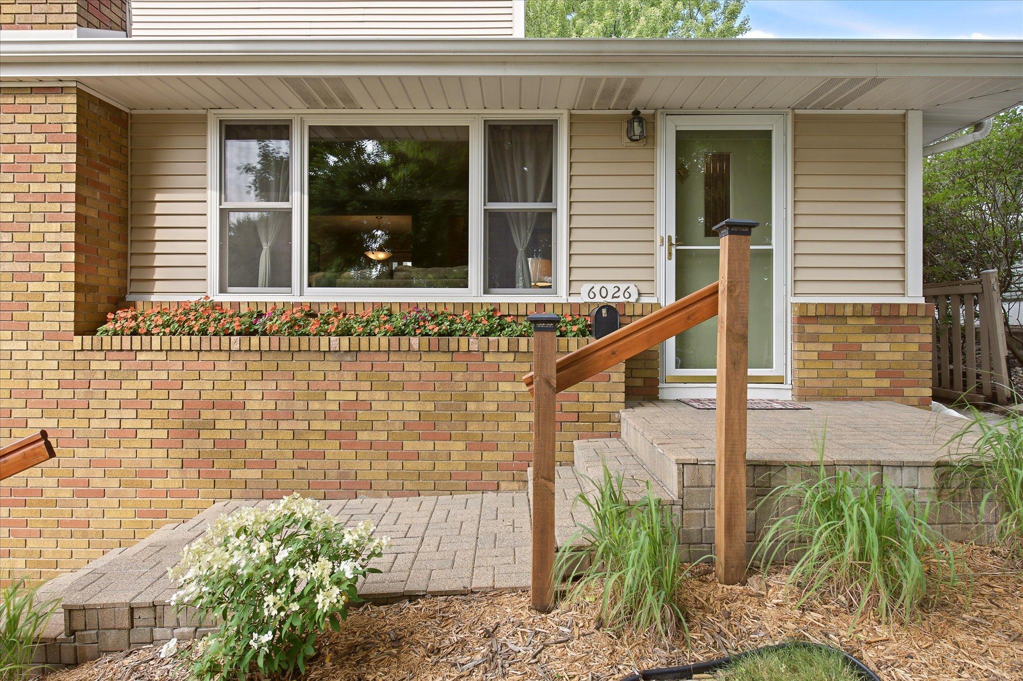 6026 James Avenue S Property Photo 4