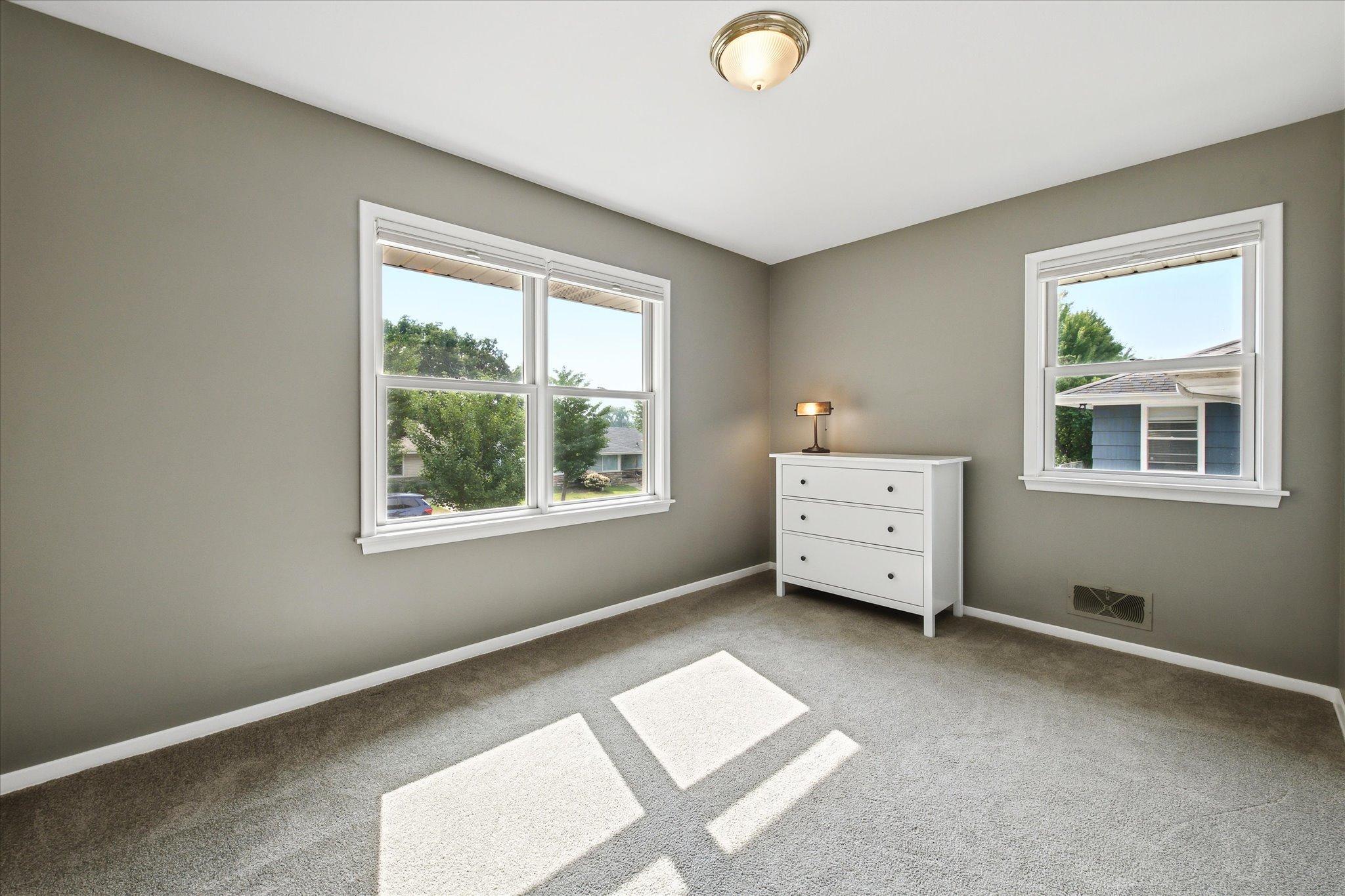 6026 James Avenue S Property Photo 18