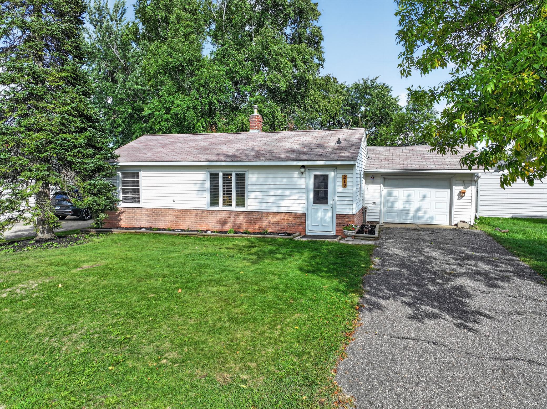 219 S Dayton Avenue Property Photo 1