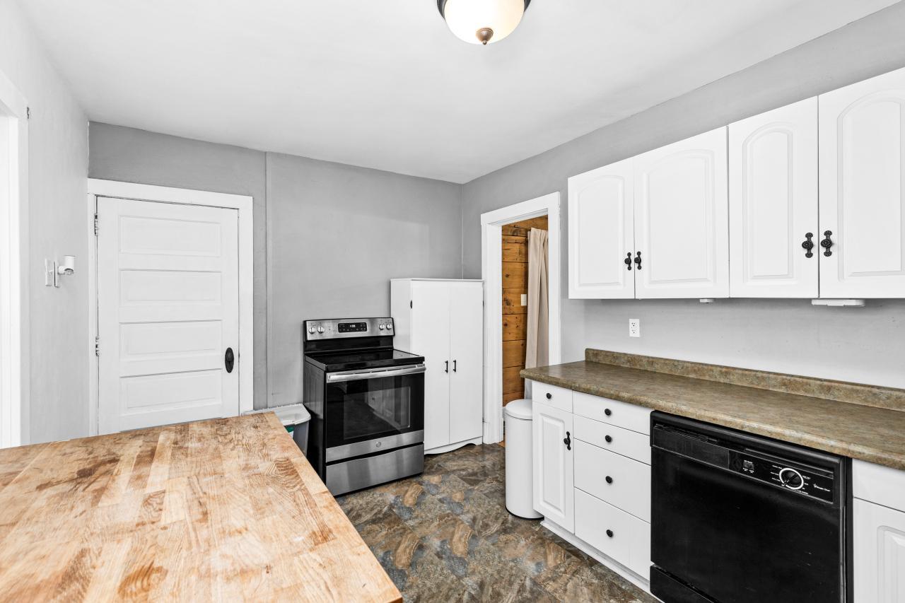 9239 Meadow Street Property Photo 3