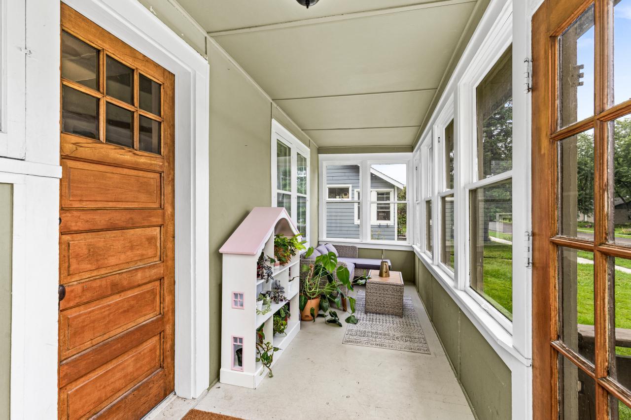 9239 Meadow Street Property Photo 14