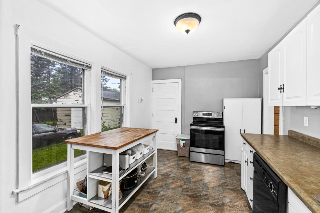 9239 Meadow Street Property Photo 22
