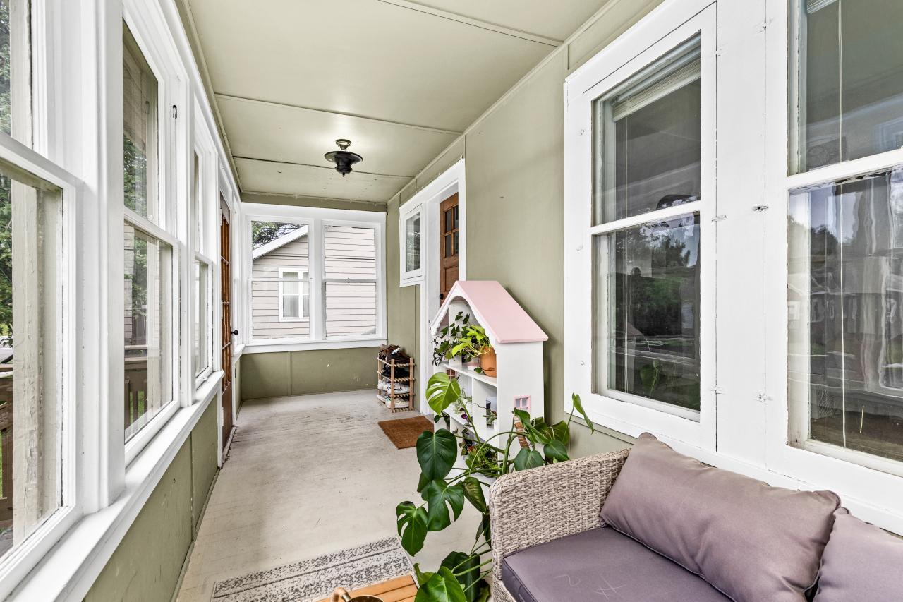 9239 Meadow Street Property Photo 28