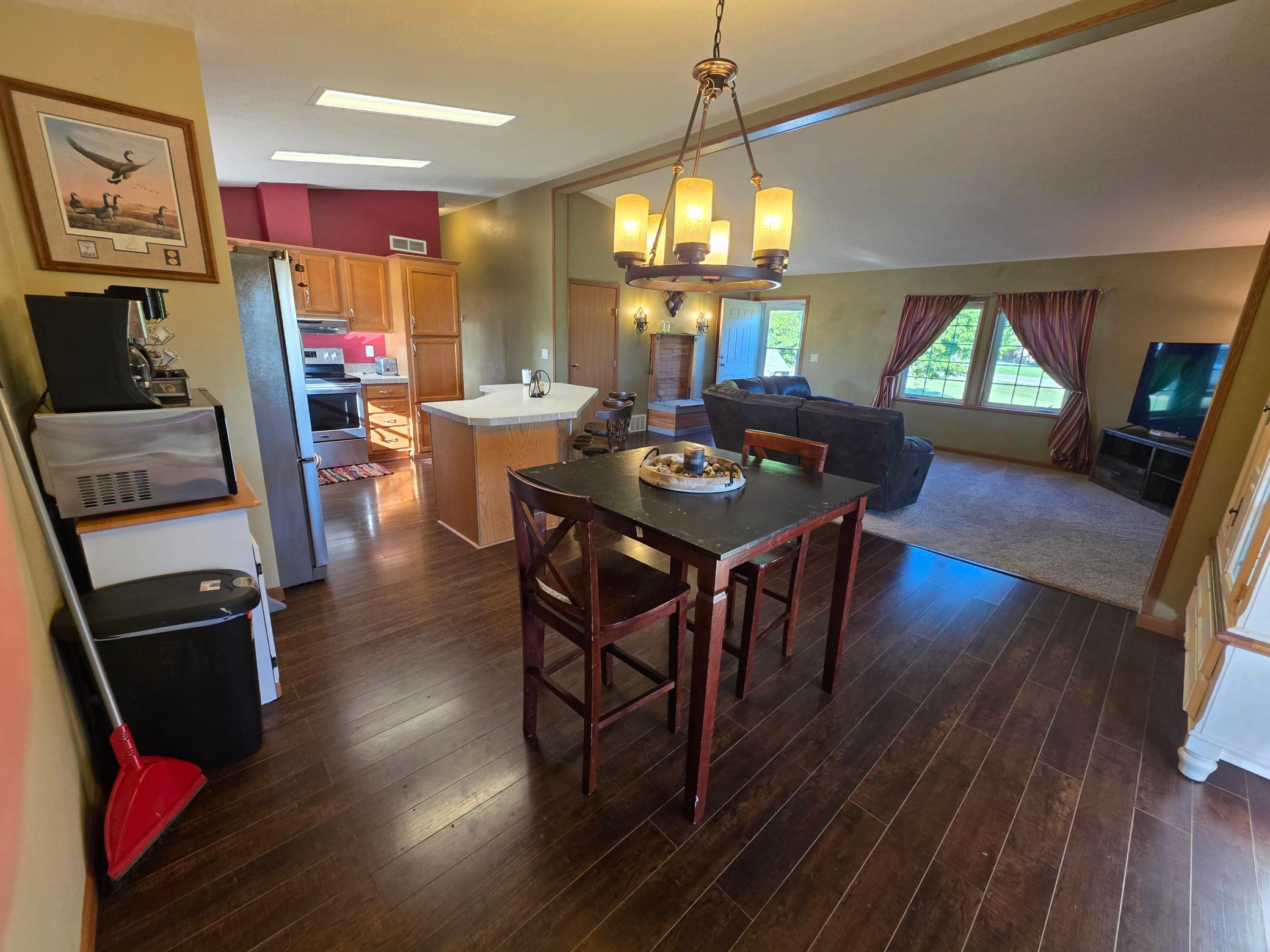 2257 Long Lake Road Property Photo 6