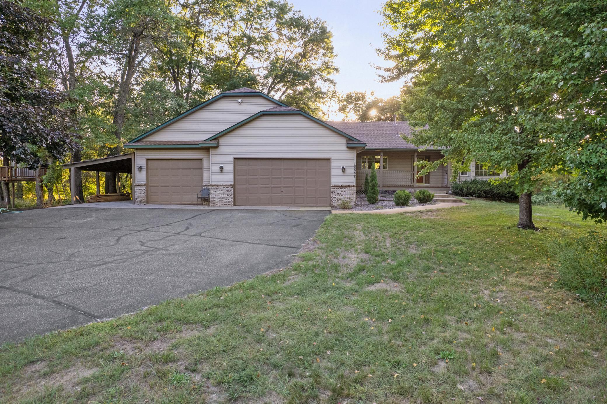 16682 Hanson Boulevard Nw Property Photo 4