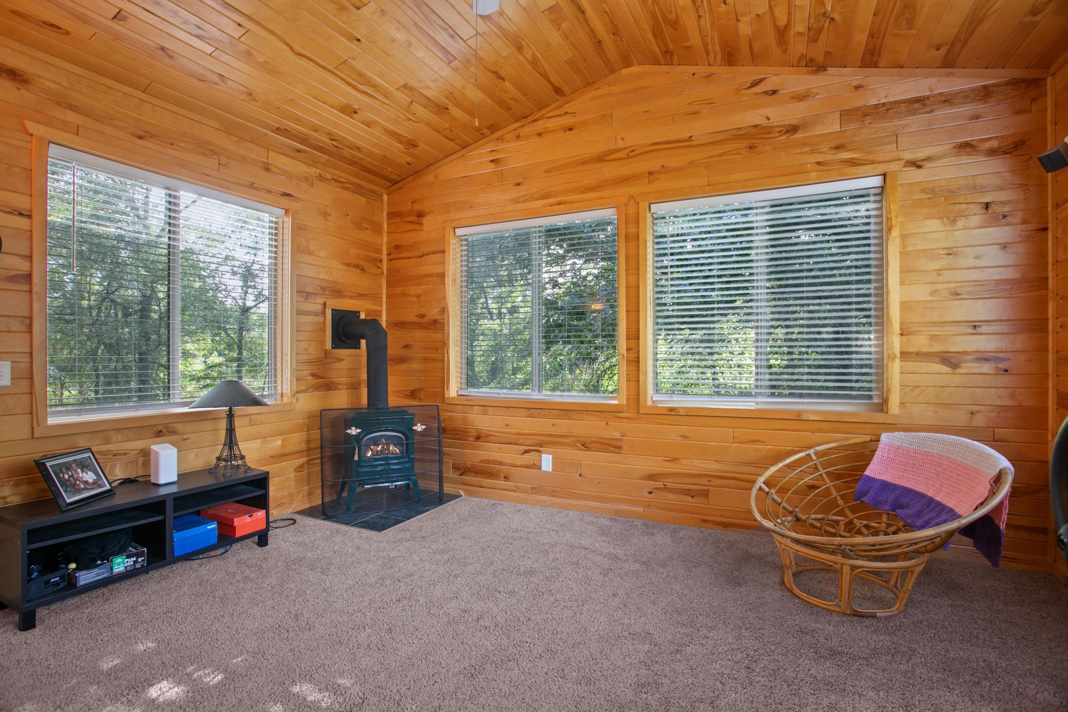 16682 Hanson Boulevard Nw Property Photo 19