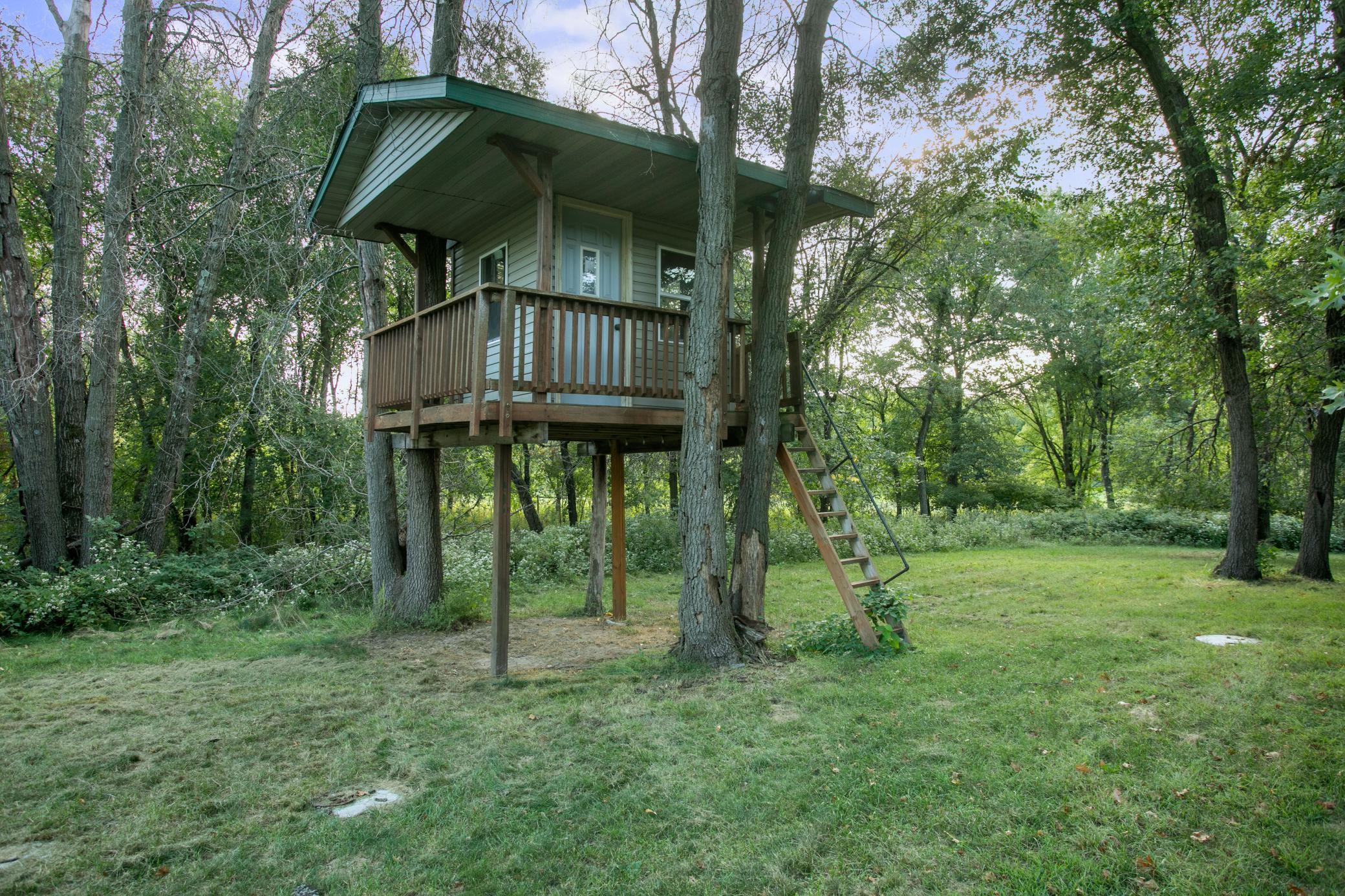 16682 Hanson Boulevard Nw Property Photo 44