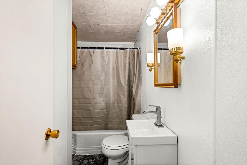 401 W Gary Street Property Photo 15