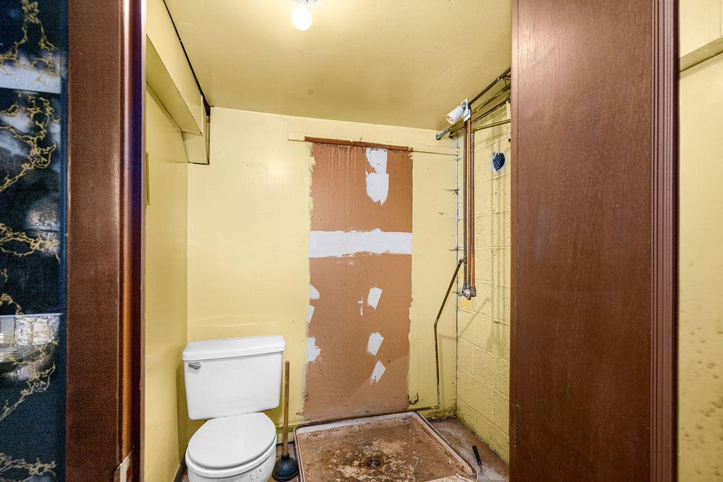 401 W Gary Street Property Photo 19