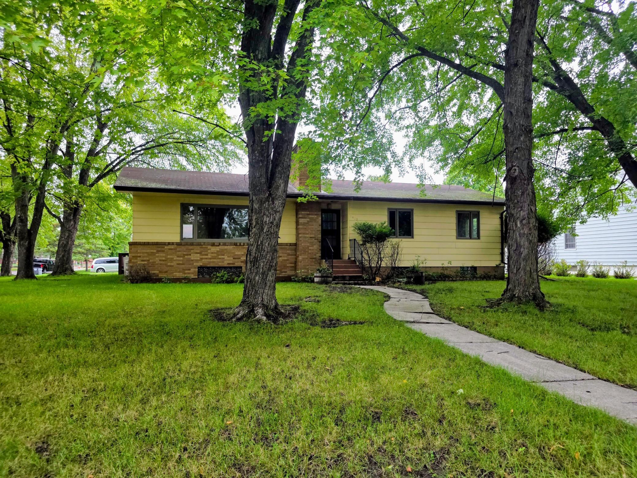 1410 Home Lane Property Photo 1