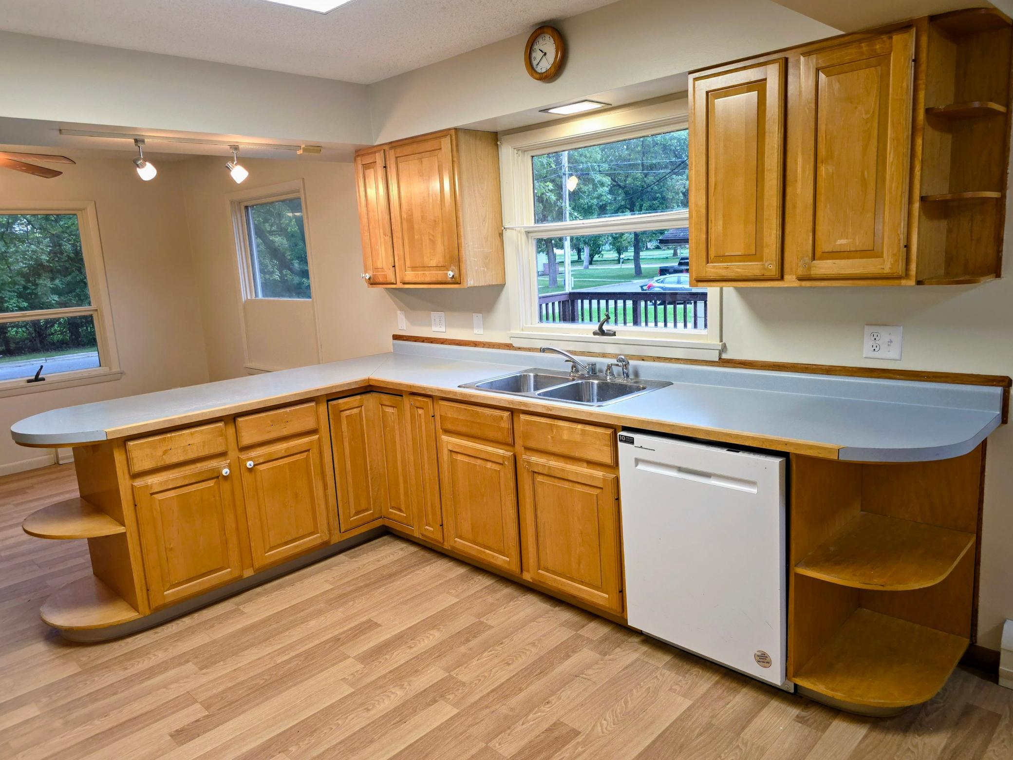 1410 Home Lane Property Photo 10