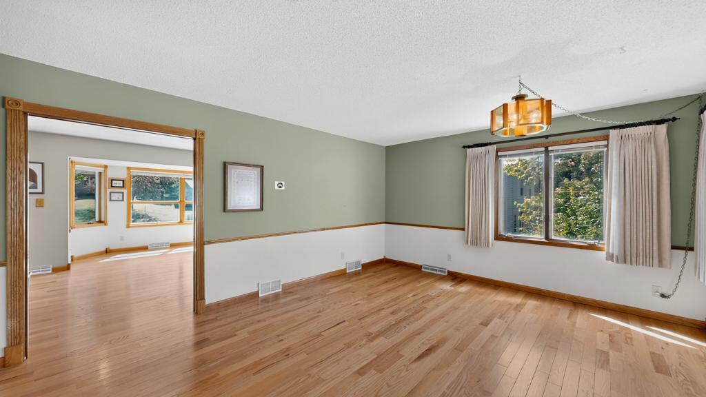 717 Cliff Street Ne Property Photo 6