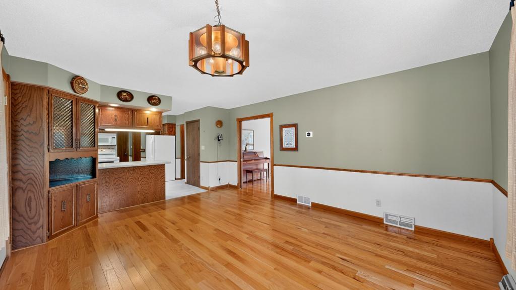 717 Cliff Street Ne Property Photo 7