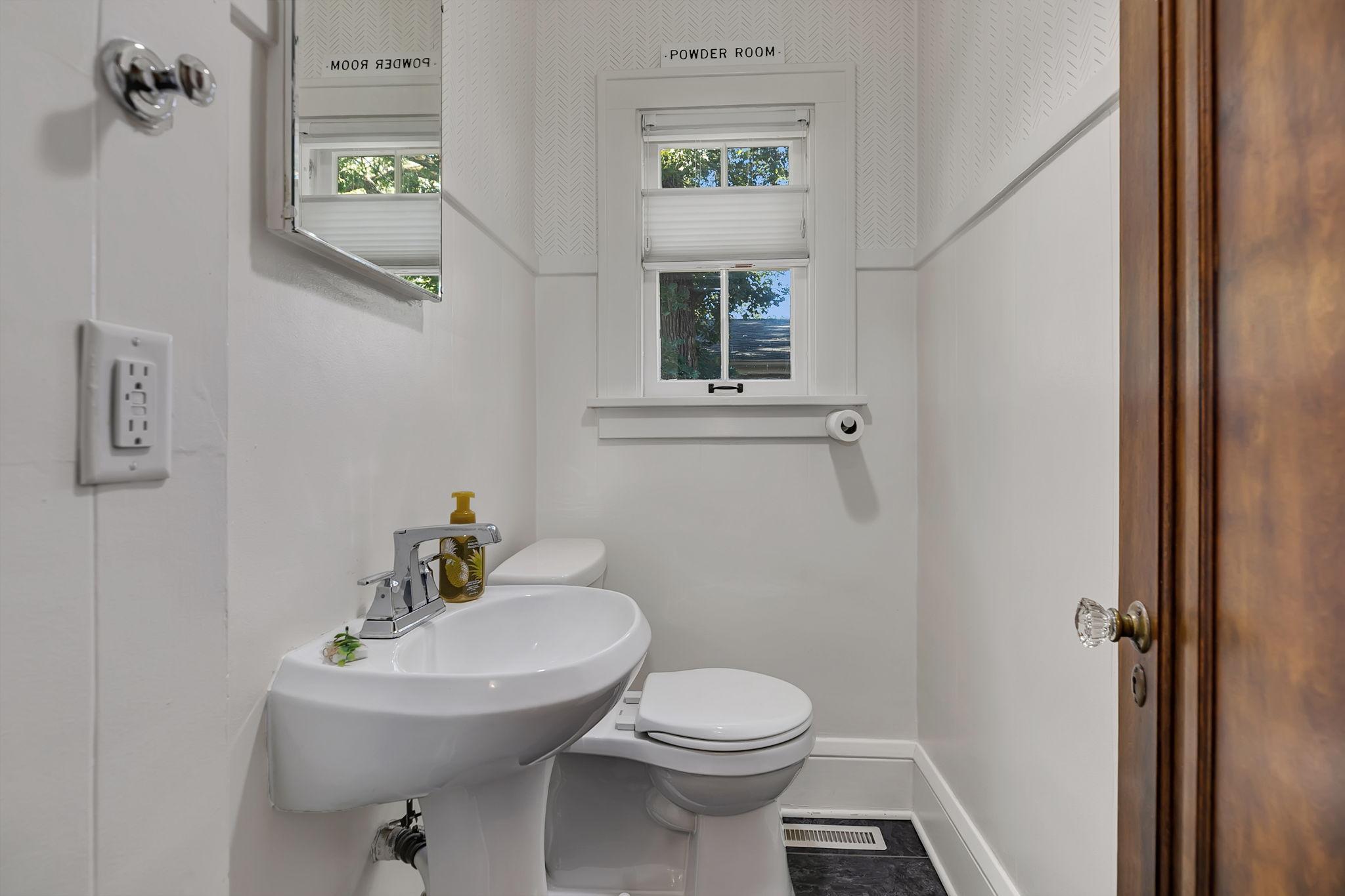 909 6th Avenue N Property Photo 17