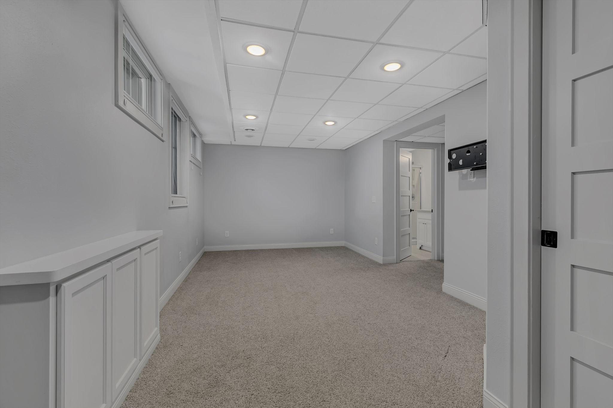 909 6th Avenue N Property Photo 30