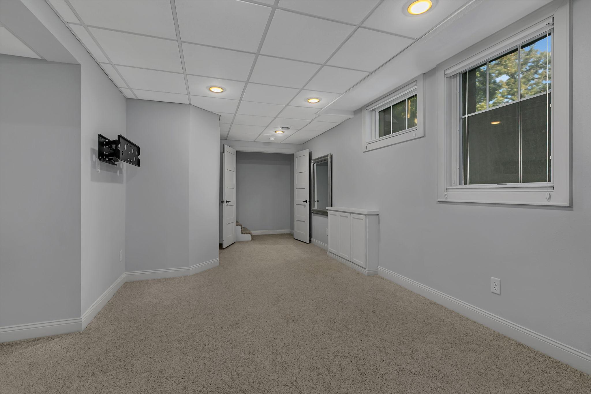 909 6th Avenue N Property Photo 32