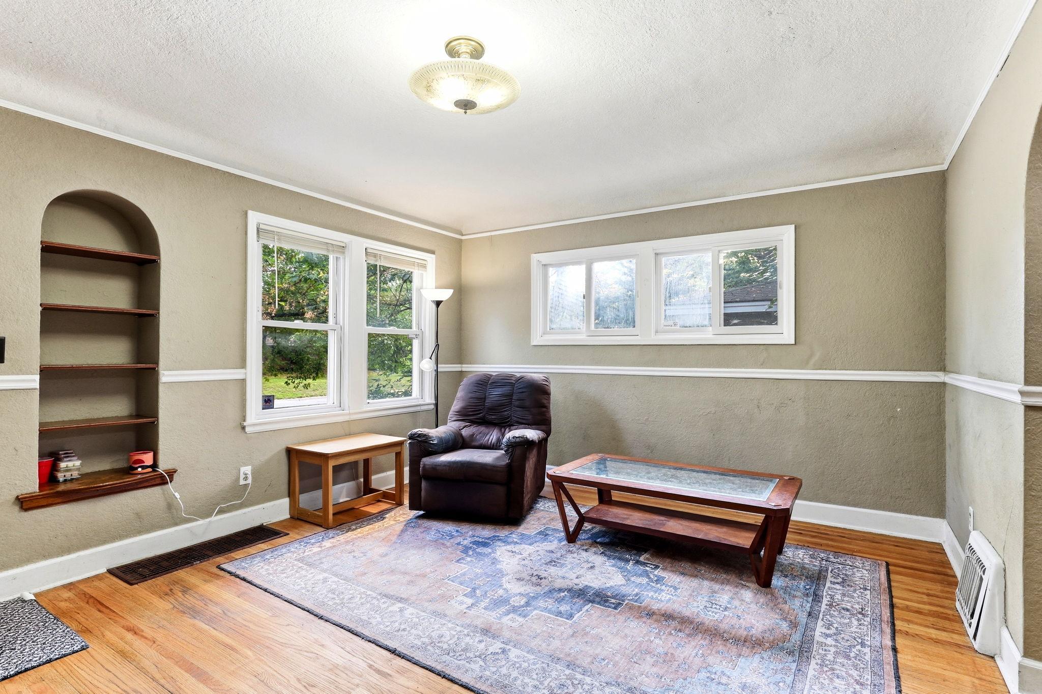 5447 Bryant Avenue N Property Photo 3