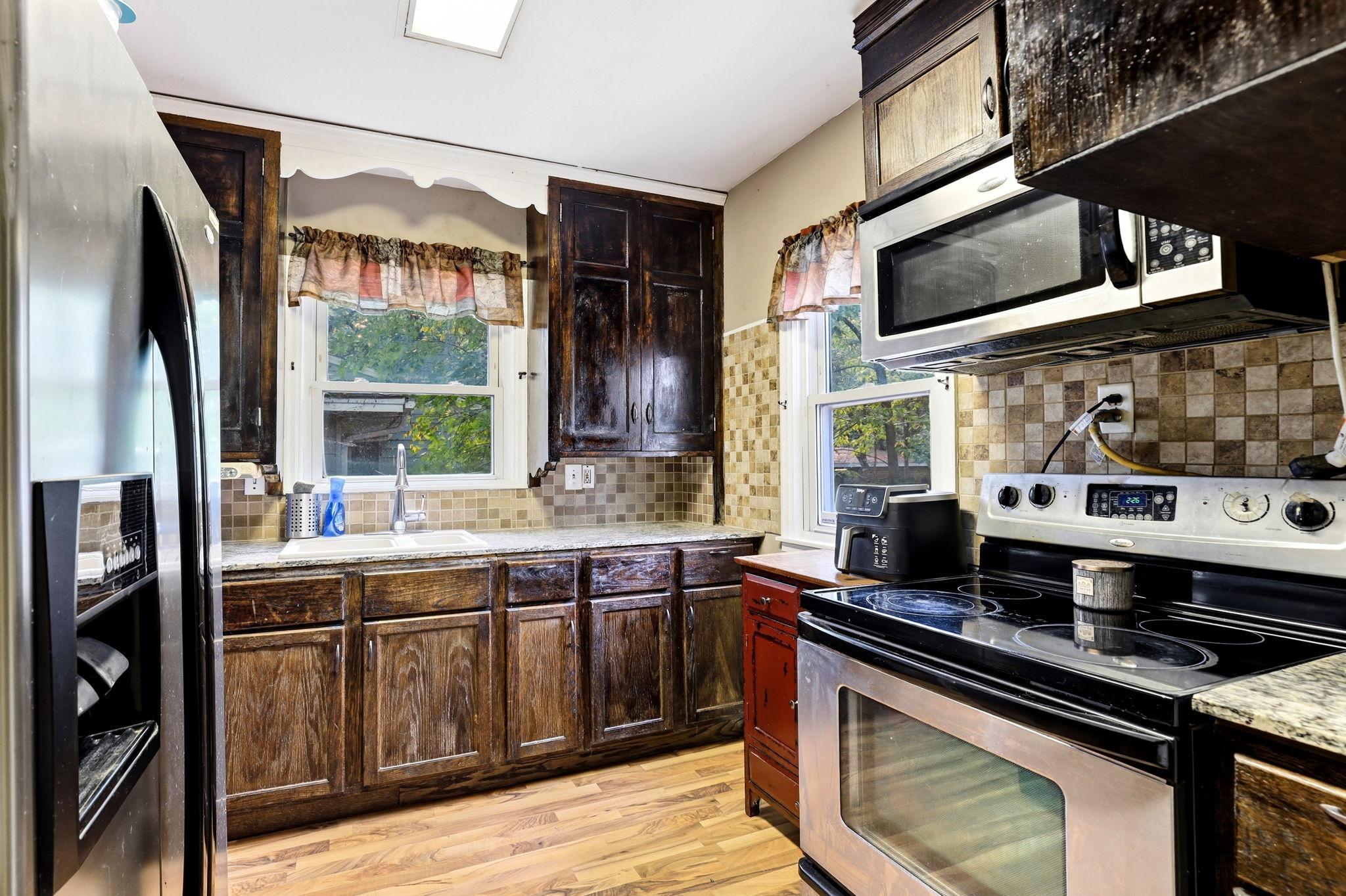 5447 Bryant Avenue N Property Photo 7