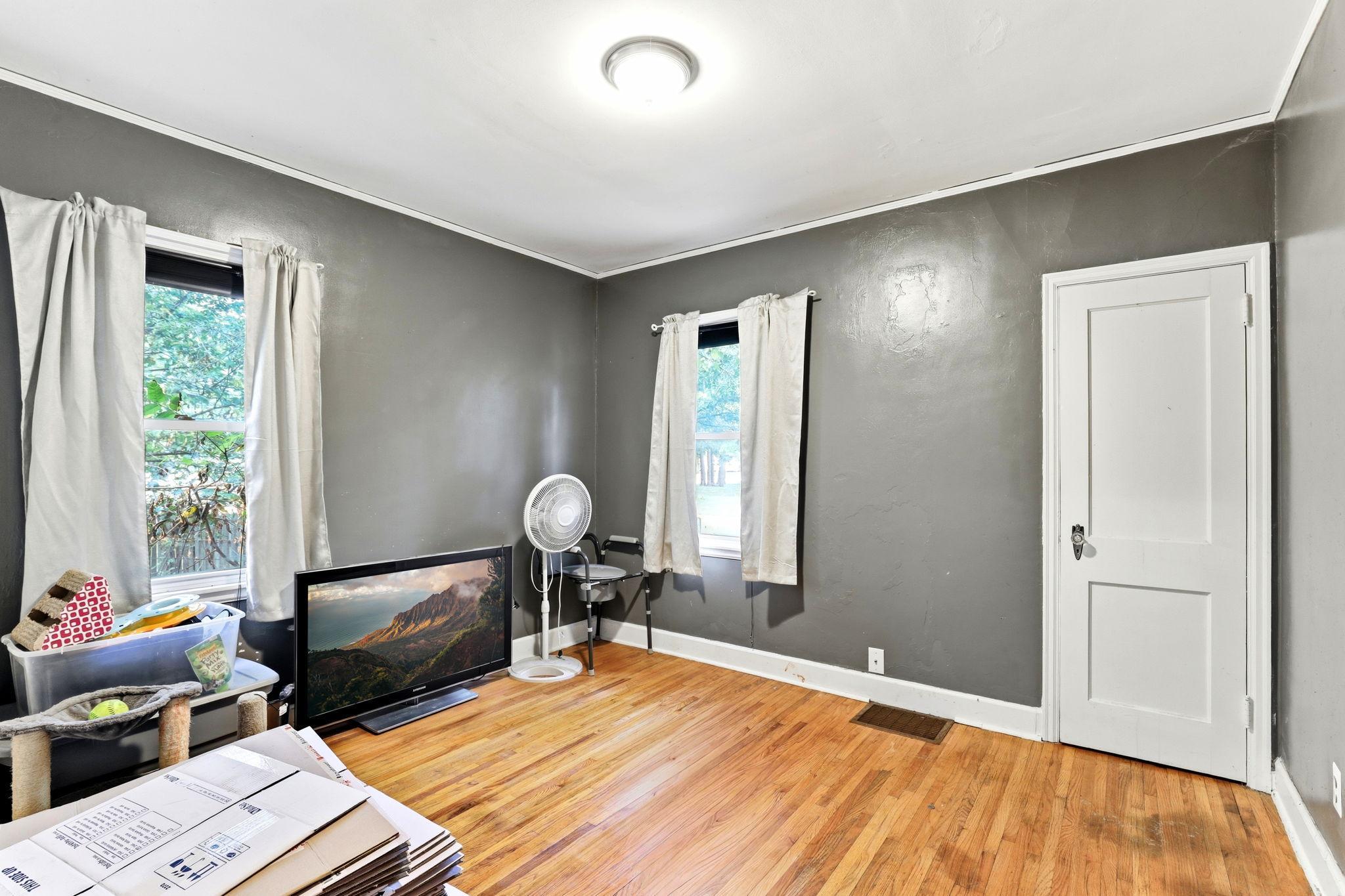 5447 Bryant Avenue N Property Photo 11