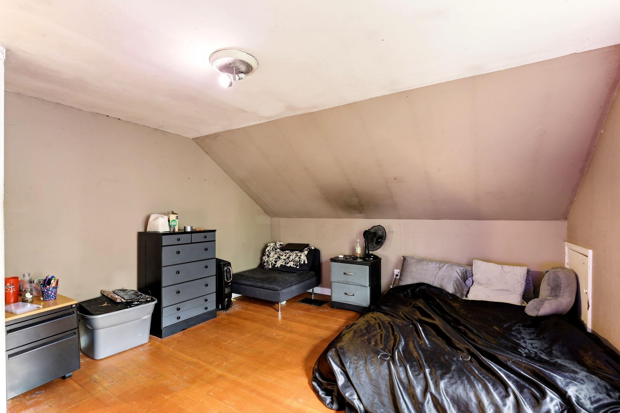 5447 Bryant Avenue N Property Photo 14