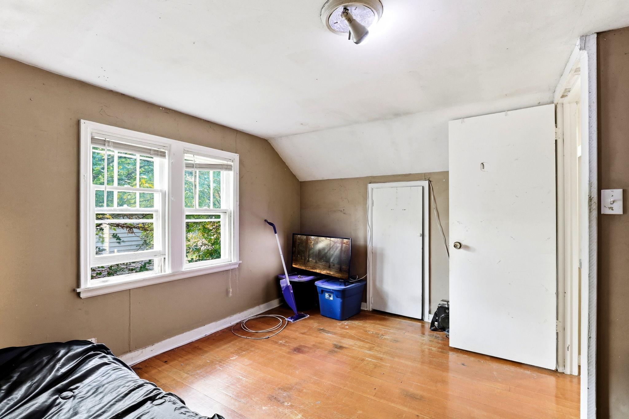 5447 Bryant Avenue N Property Photo 15