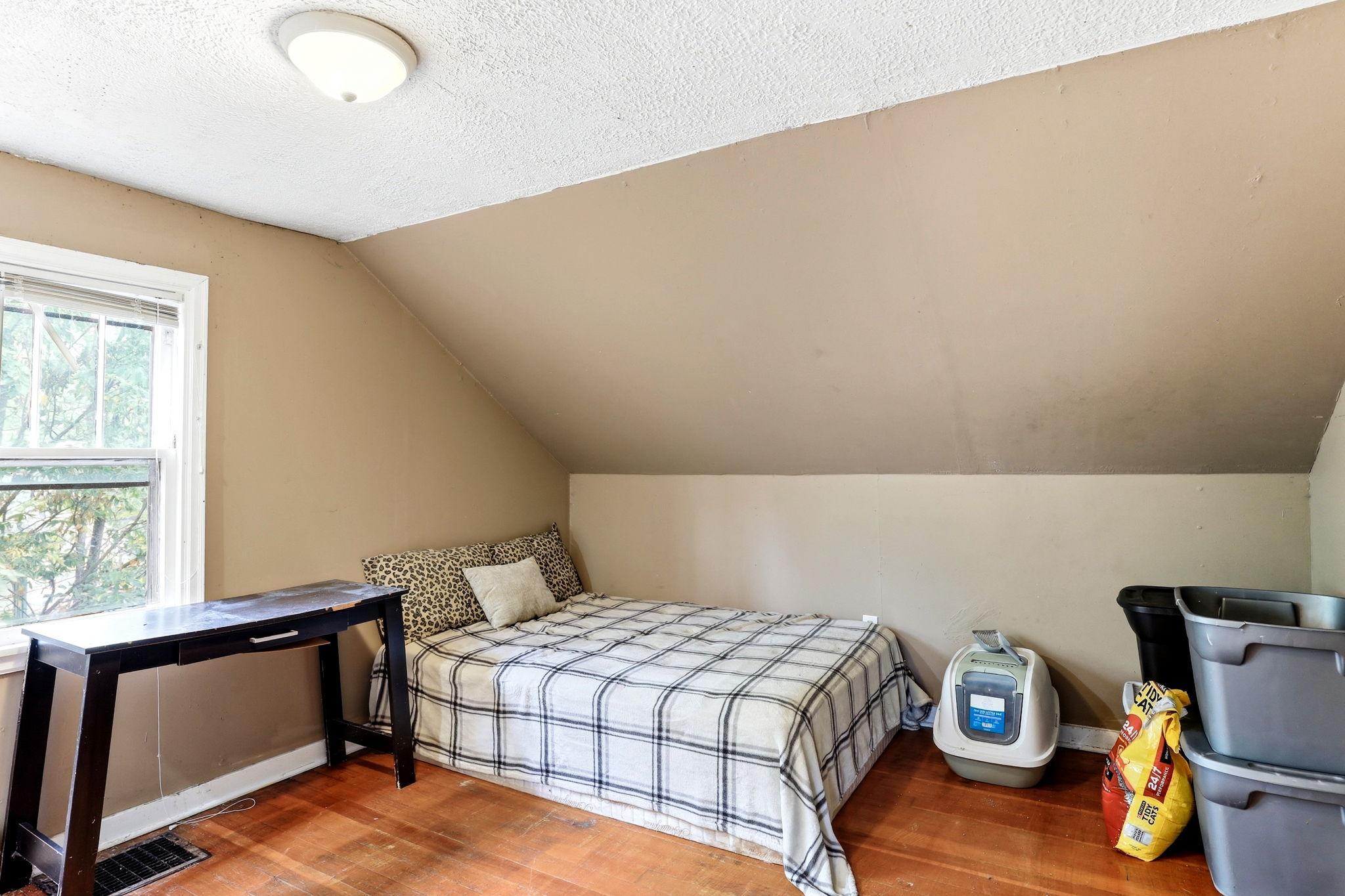 5447 Bryant Avenue N Property Photo 16