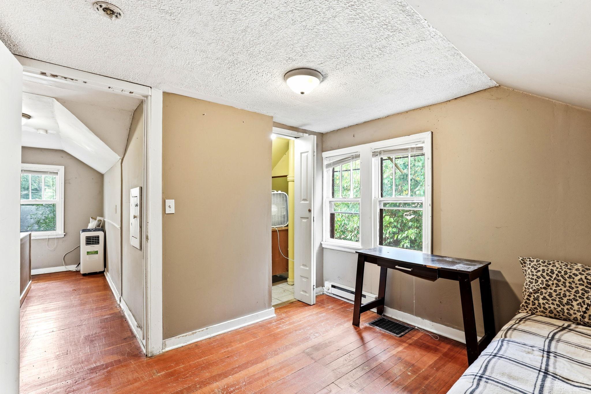 5447 Bryant Avenue N Property Photo 17