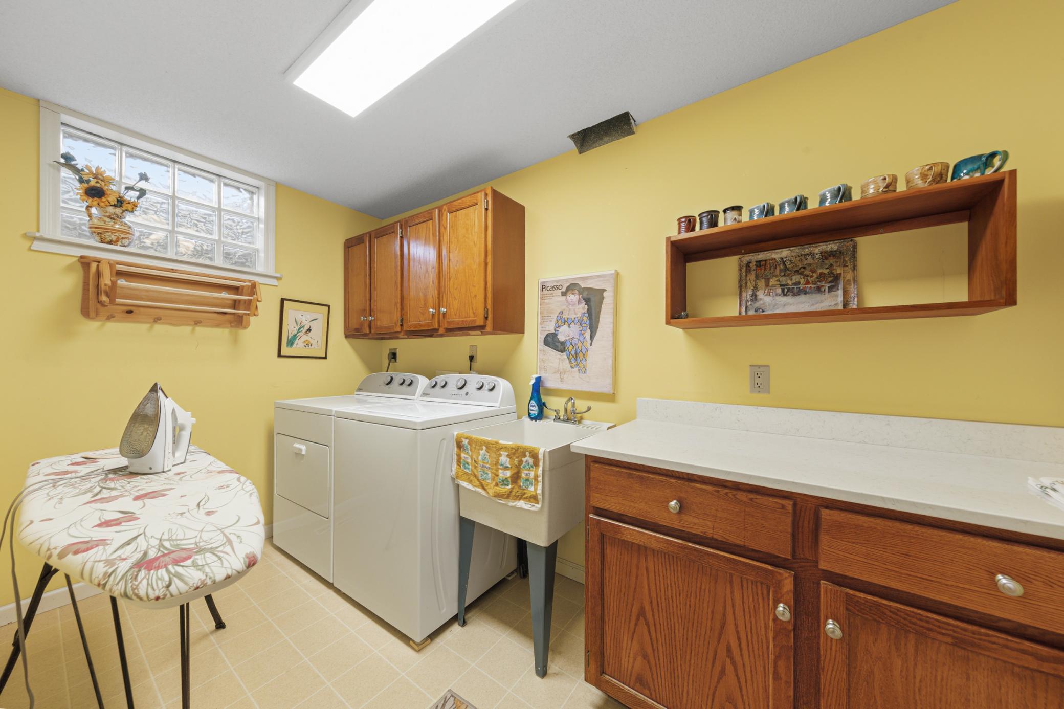 1267 Woodley Street E Property Photo 29