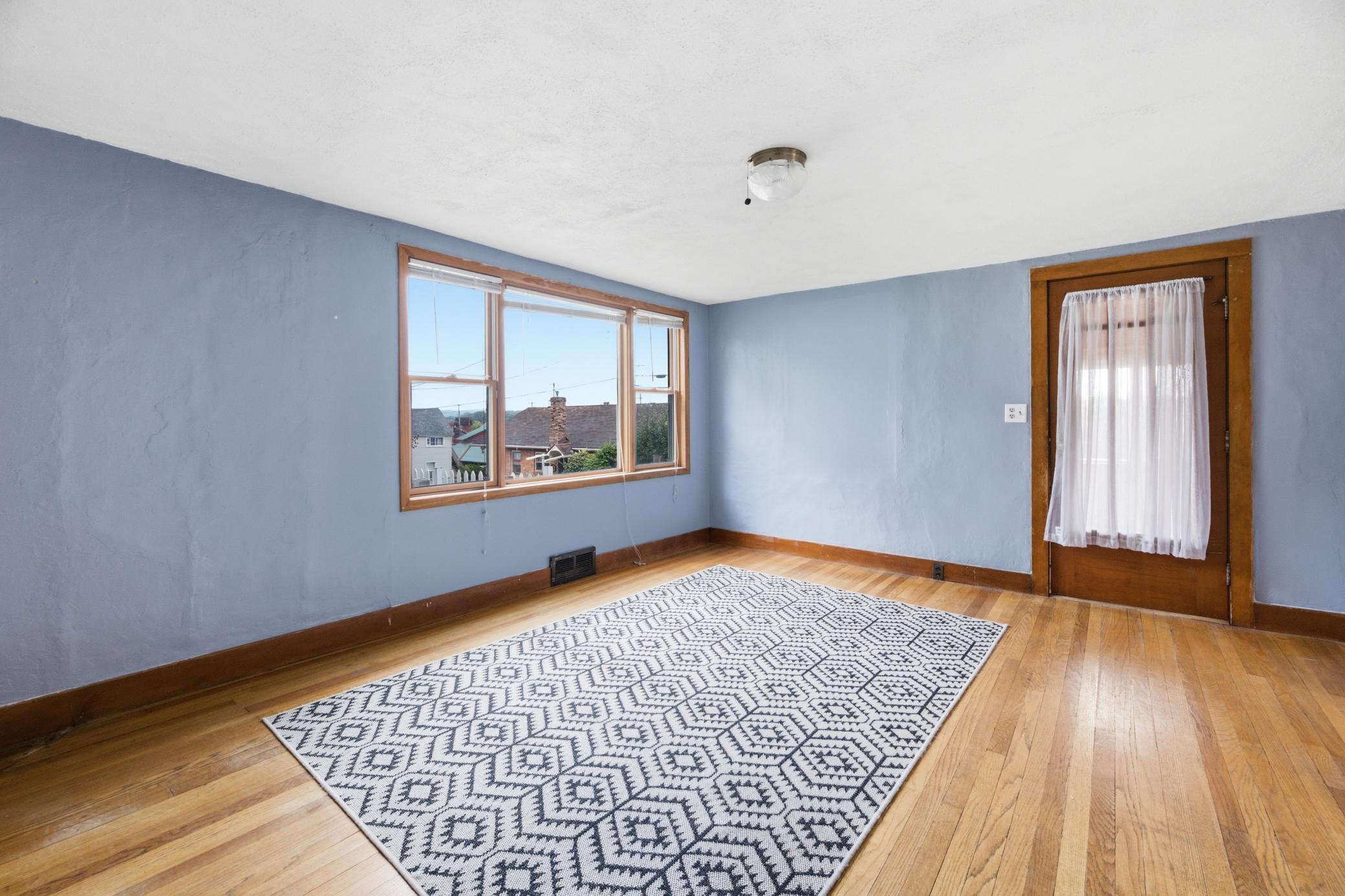 142 Washington Street Property Photo 7
