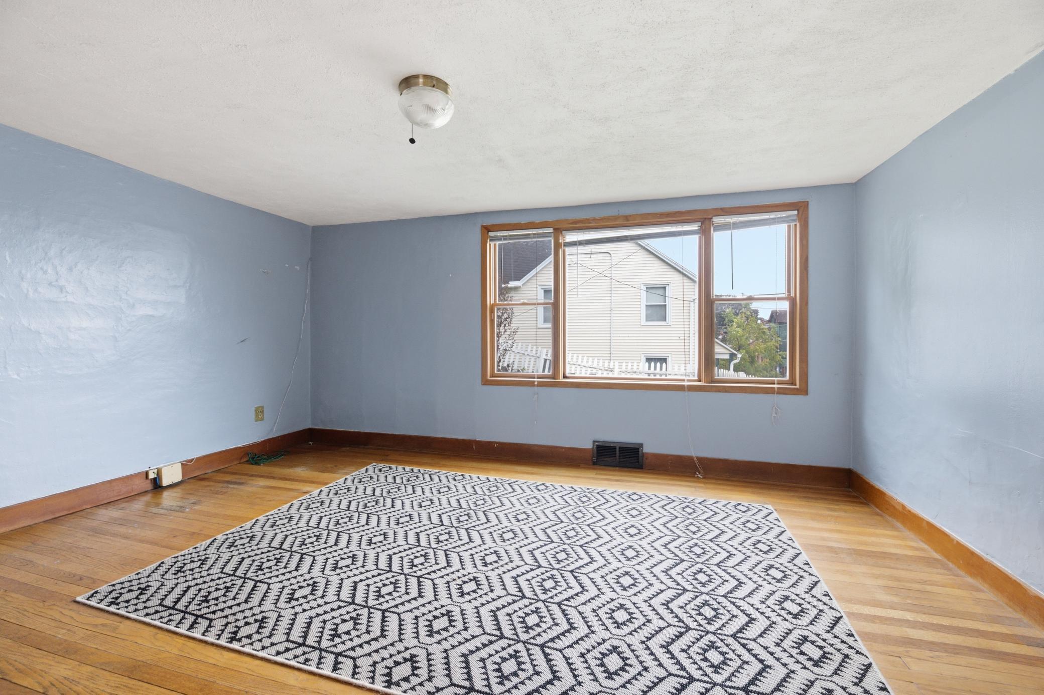 142 Washington Street Property Photo 8