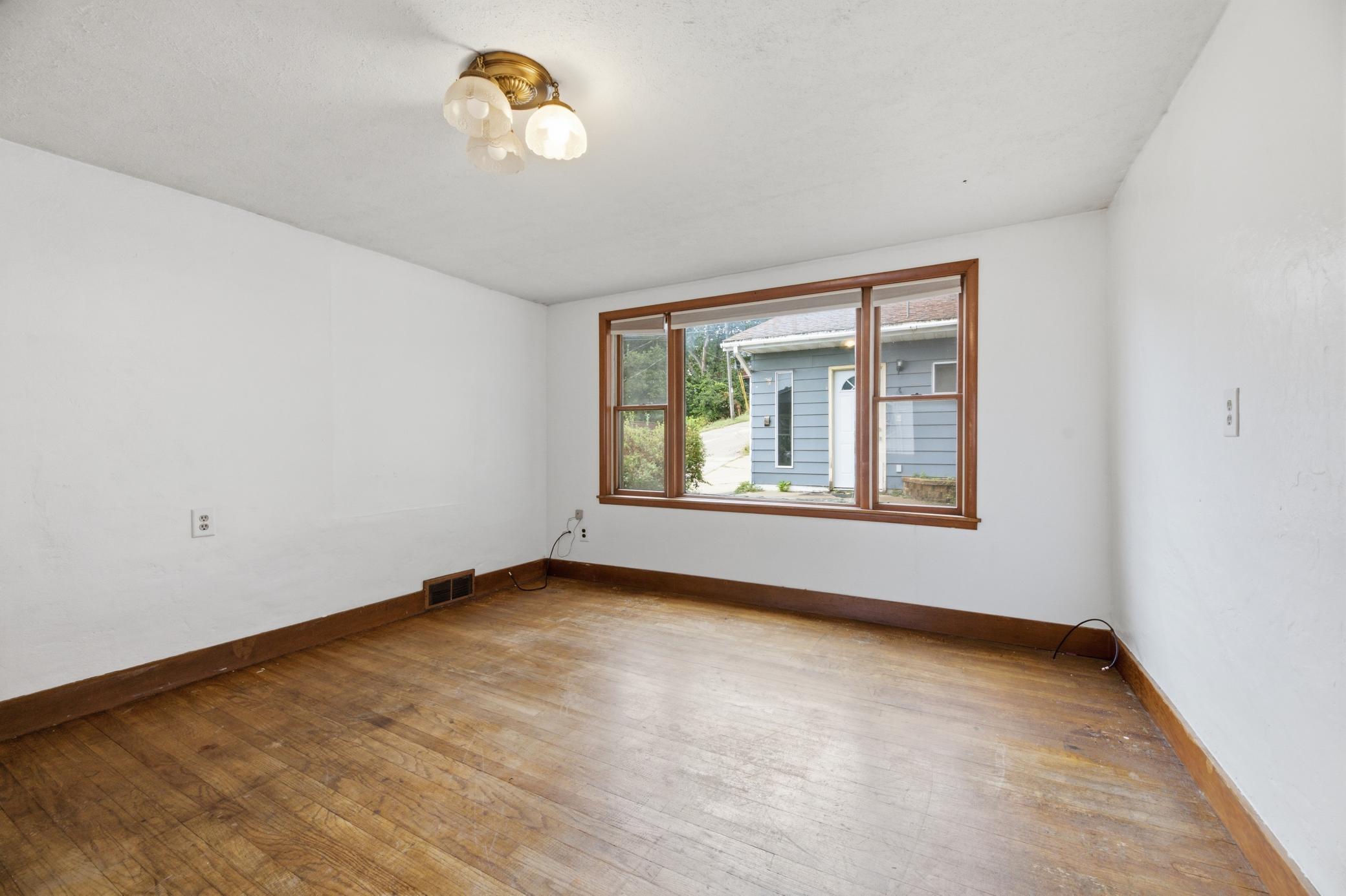 142 Washington Street Property Photo 11