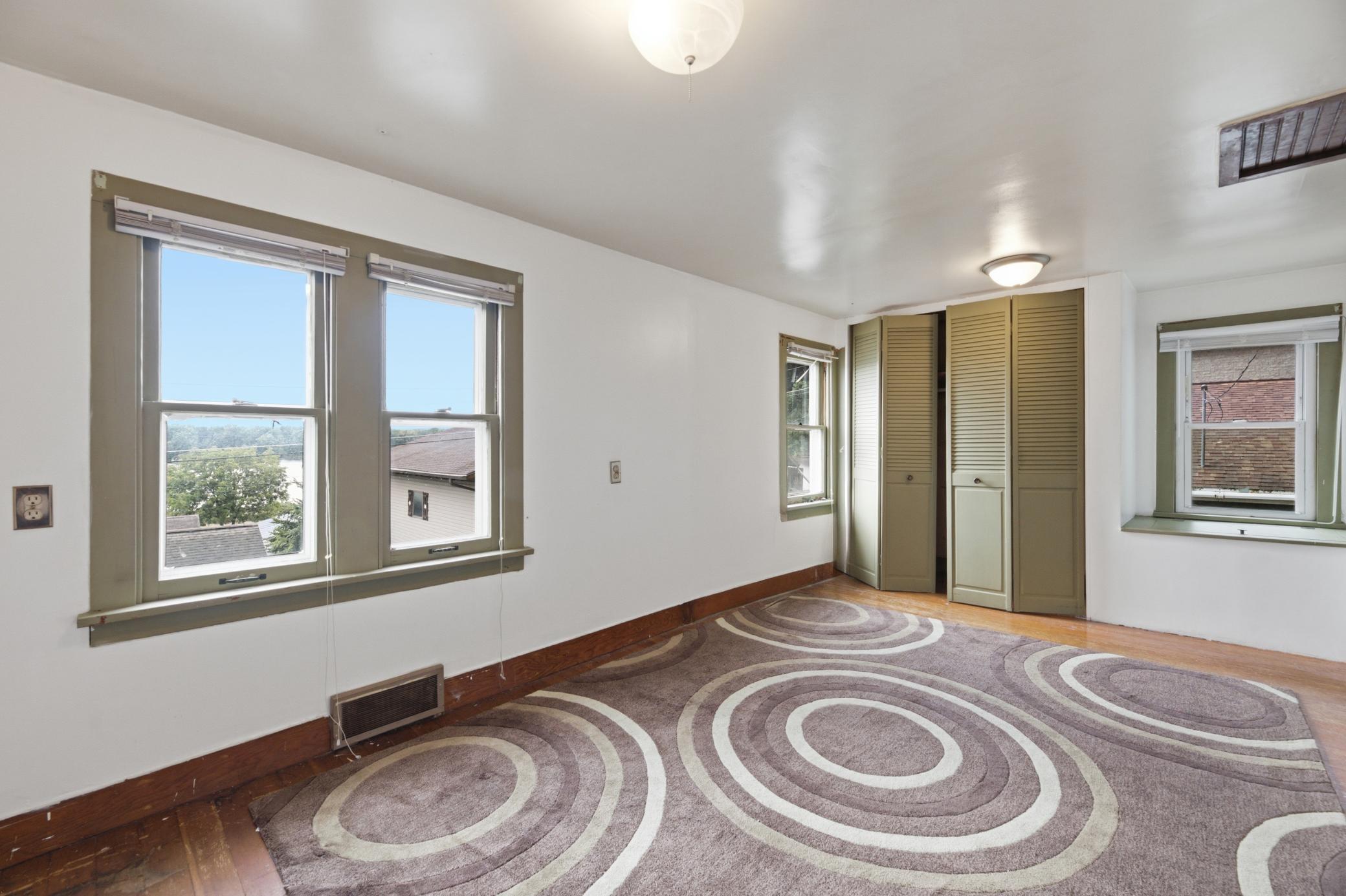 142 Washington Street Property Photo 16