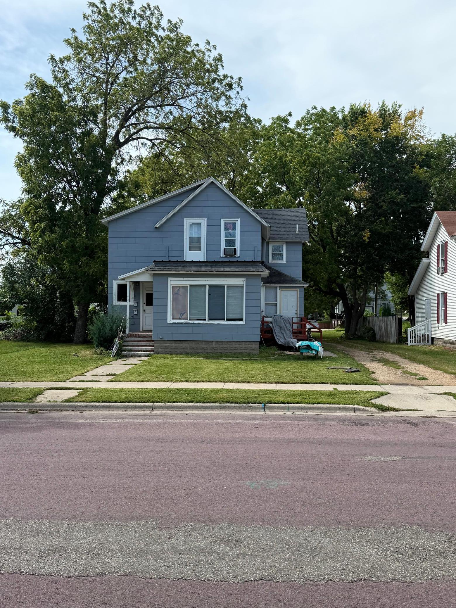 224 S Park Street Property Photo 1