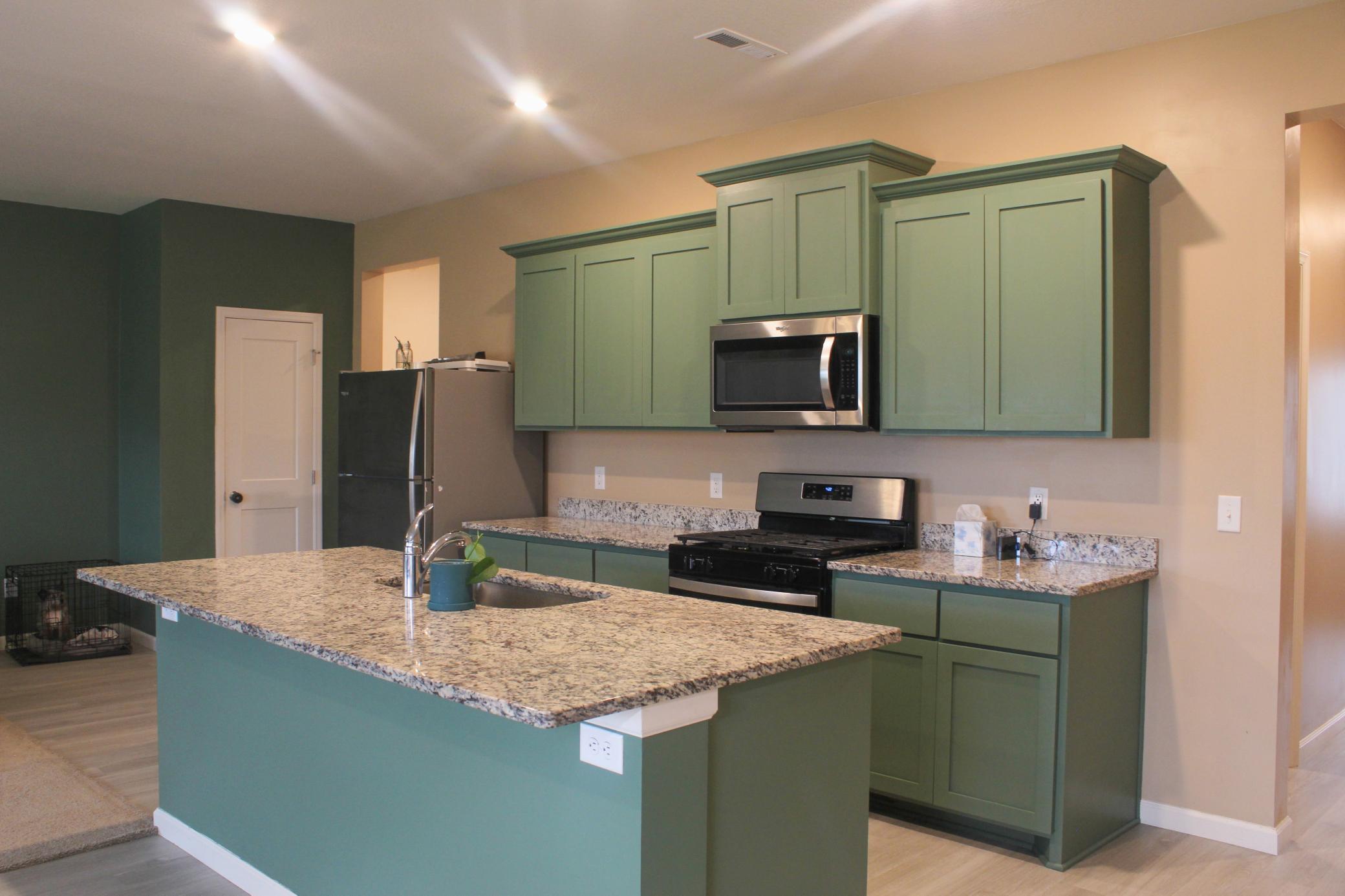 511 Valley Drive W Property Photo 5
