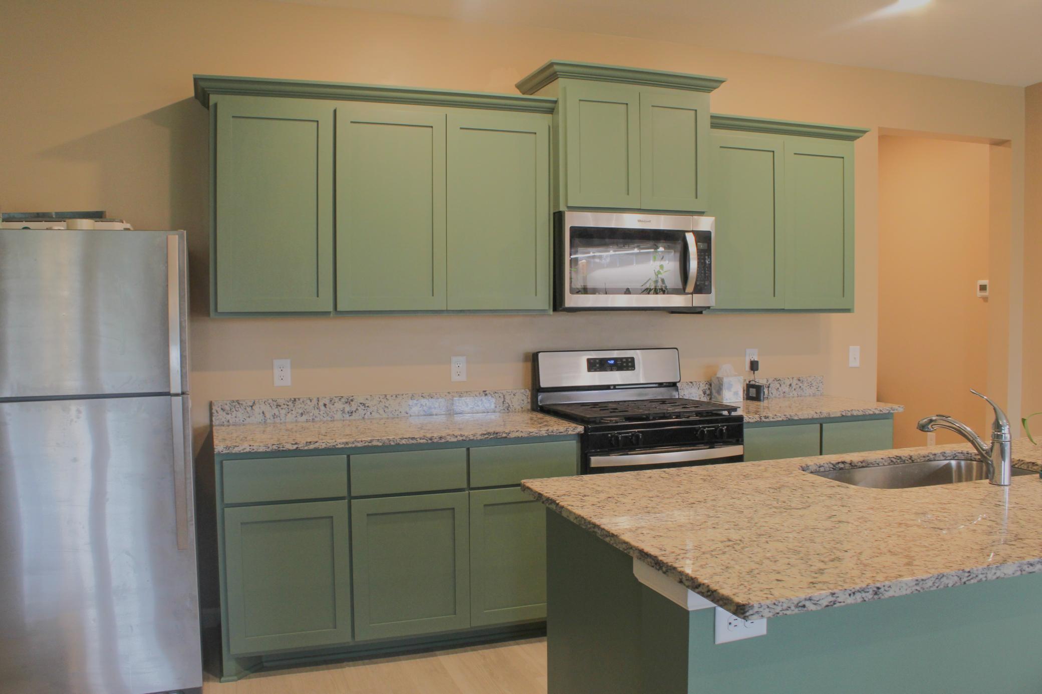 511 Valley Drive W Property Photo 6
