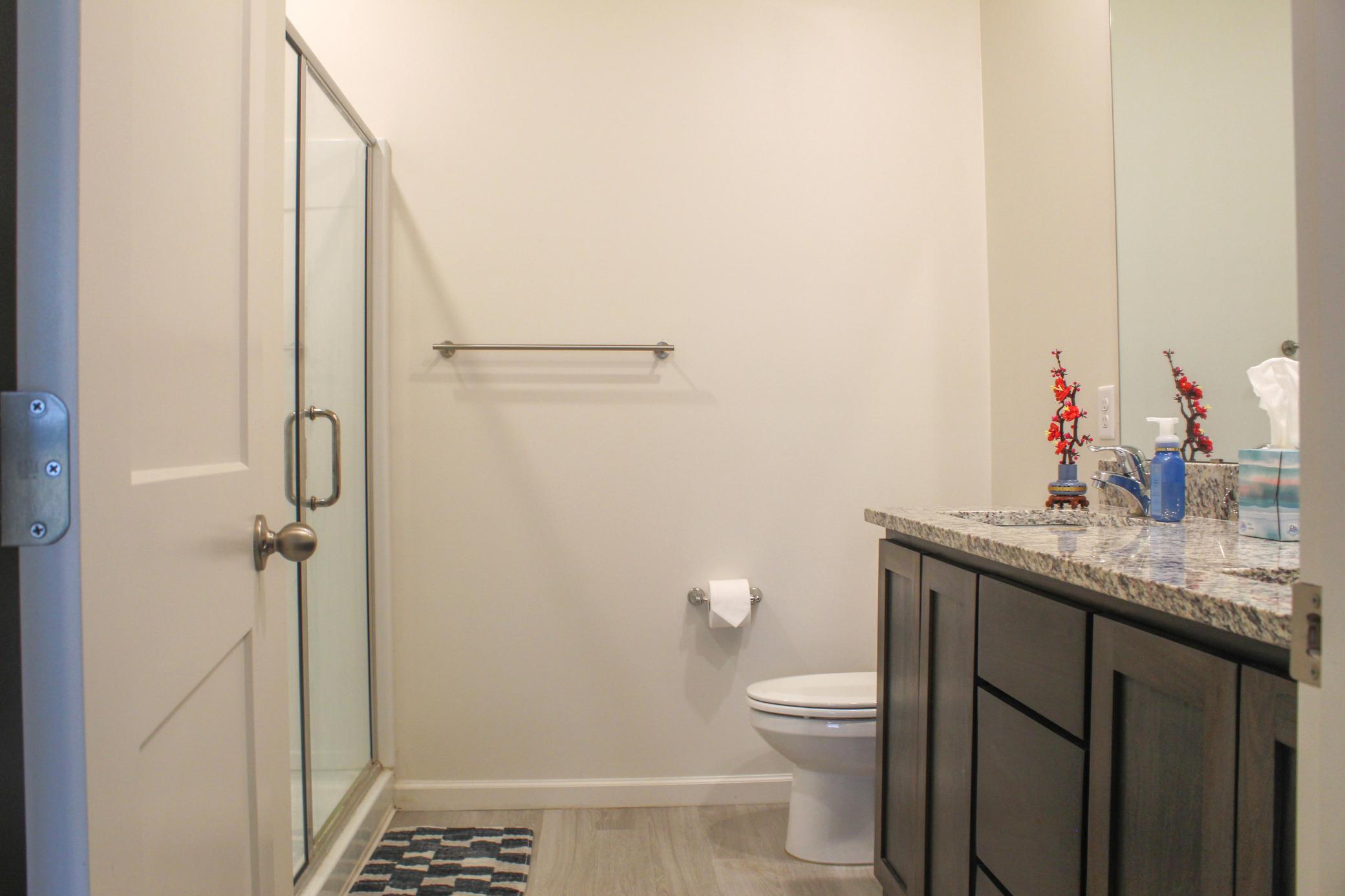 511 Valley Drive W Property Photo 12