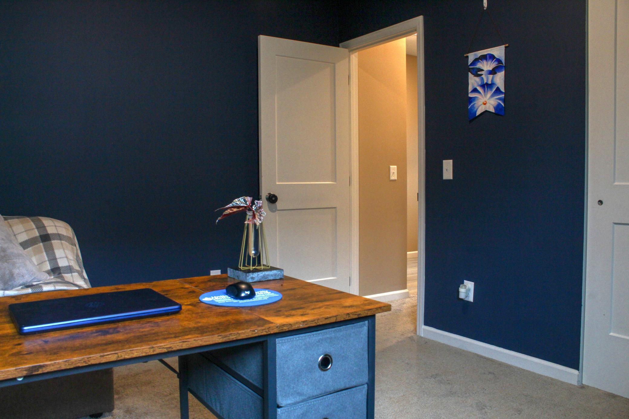511 Valley Drive W Property Photo 18
