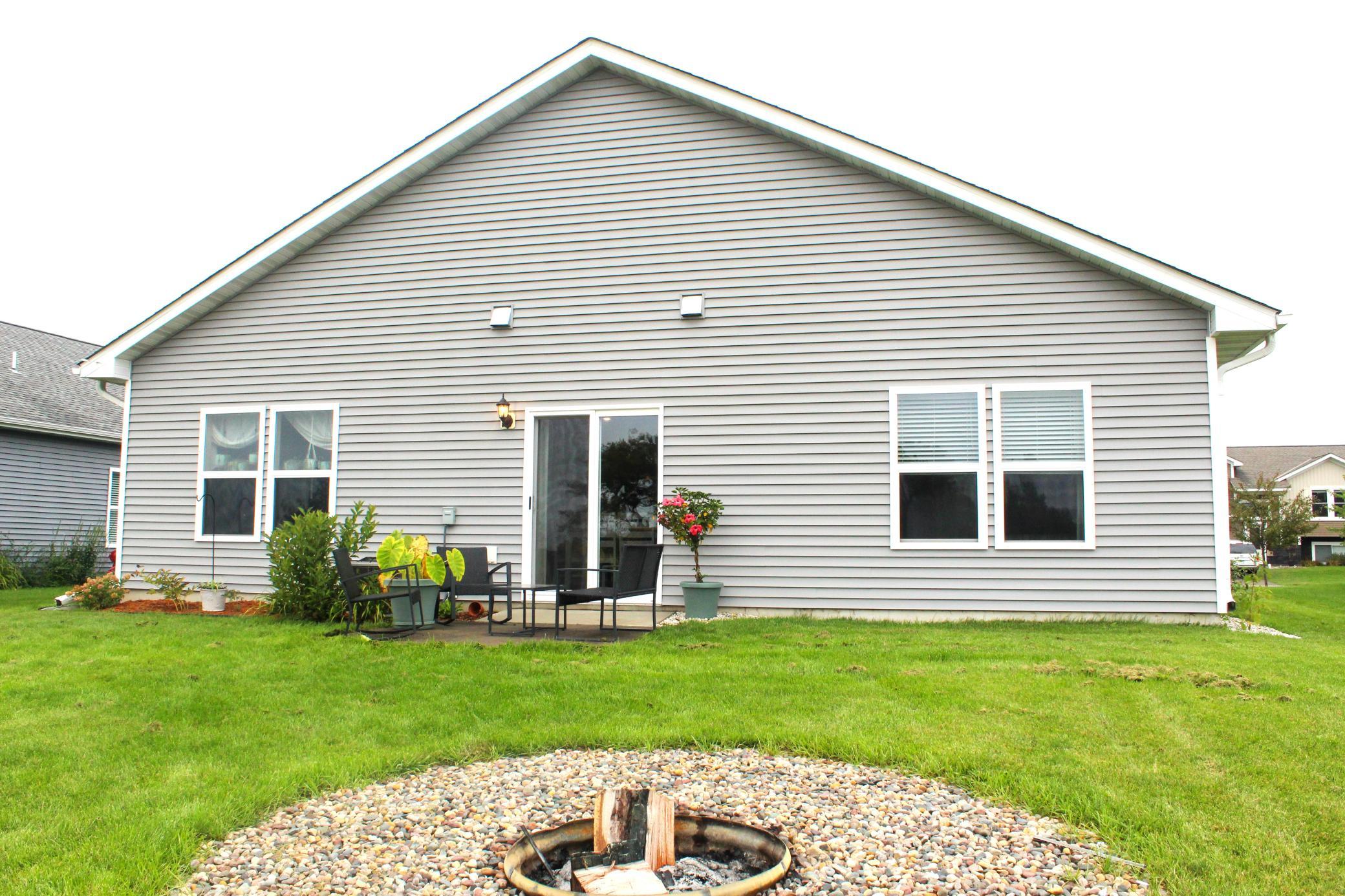 511 Valley Drive W Property Photo 22