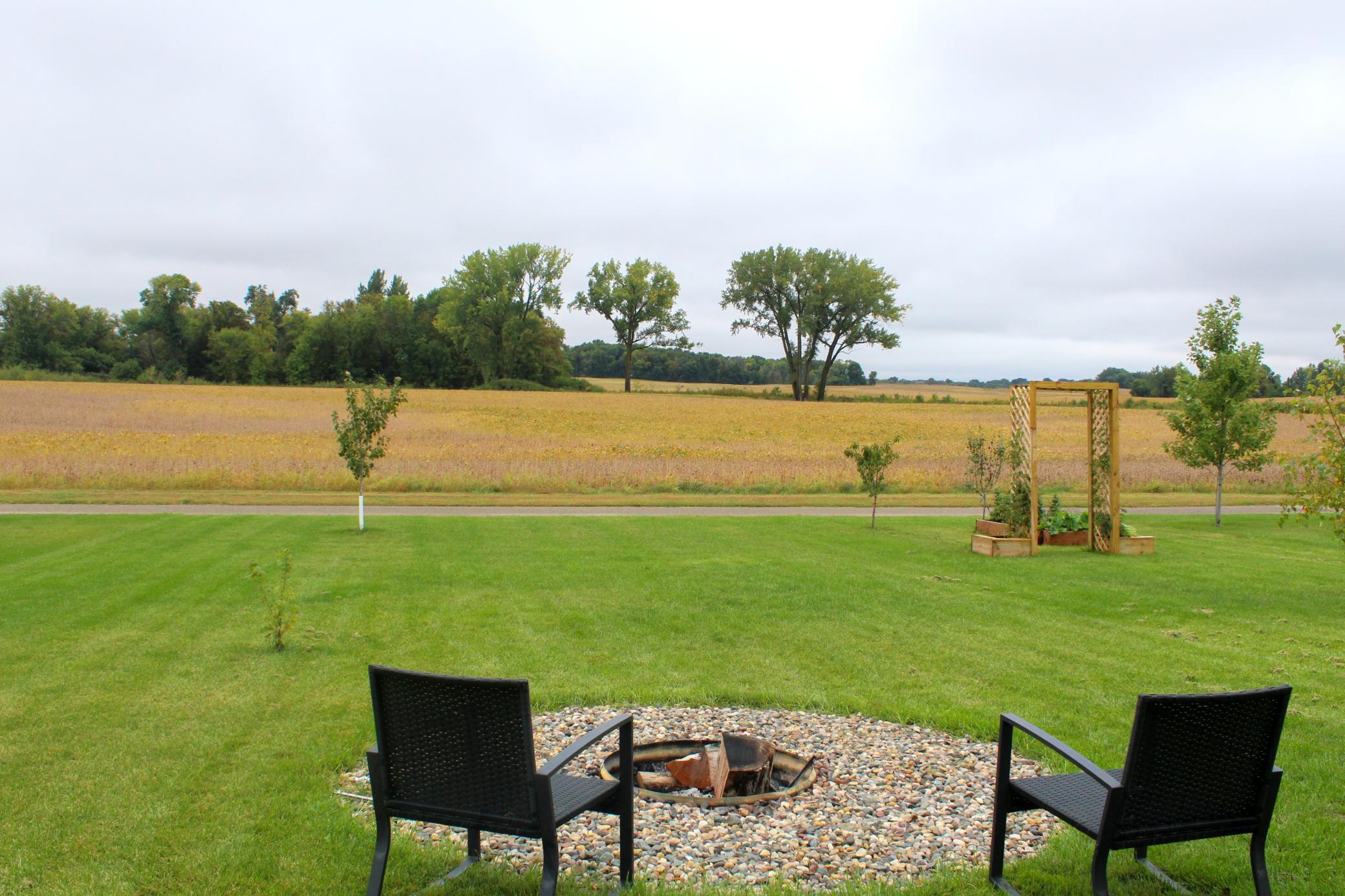 511 Valley Drive W Property Photo 23
