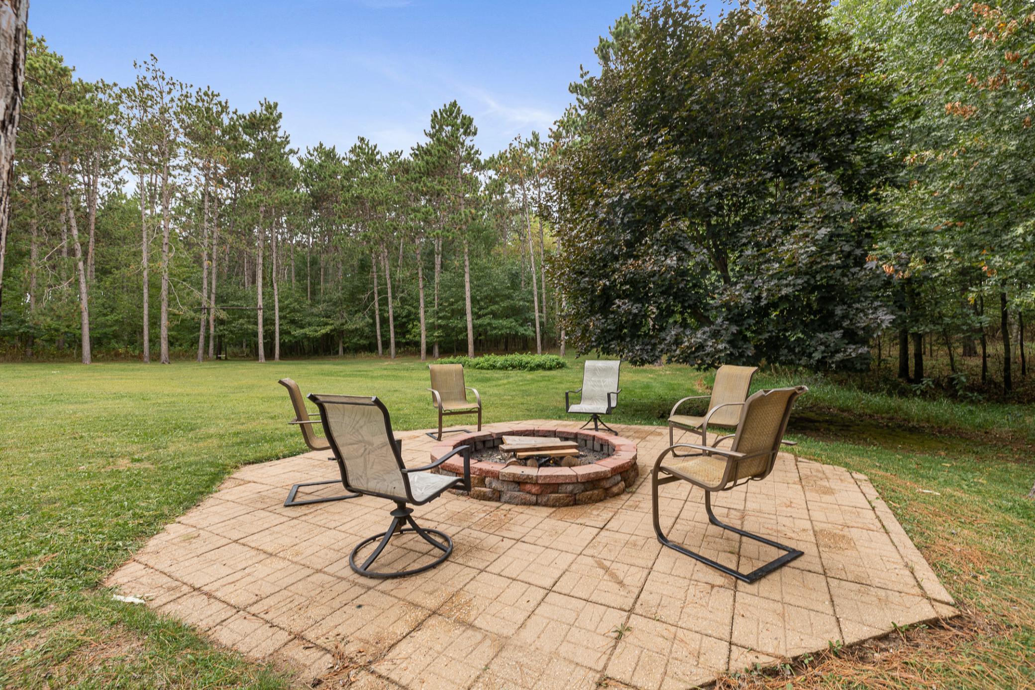 23902 Pineview Road Property Photo 3