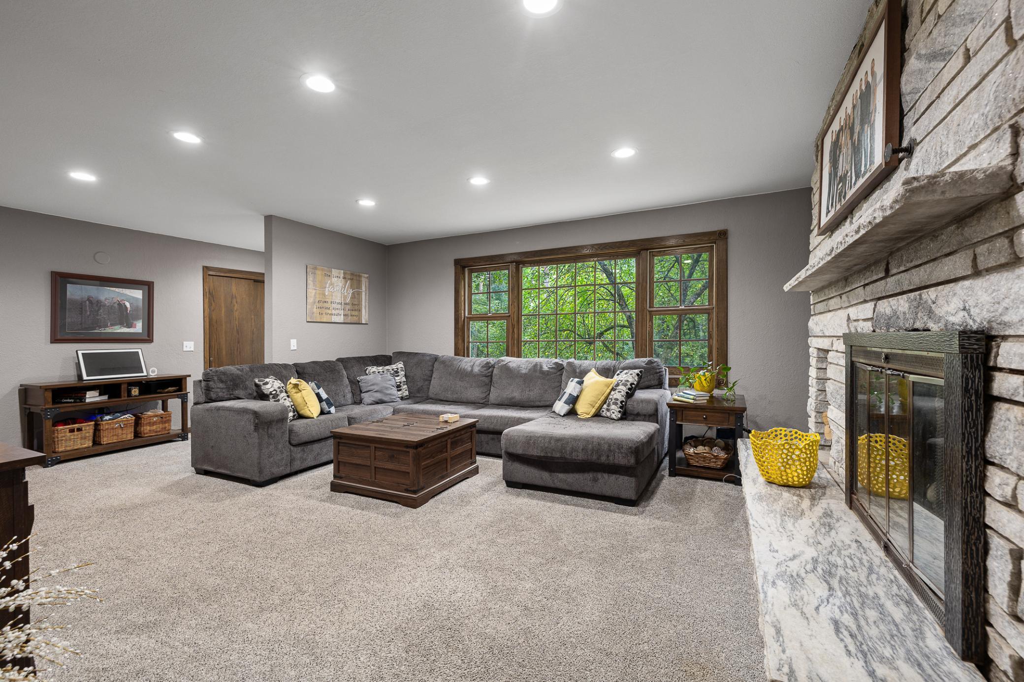 23902 Pineview Road Property Photo 10