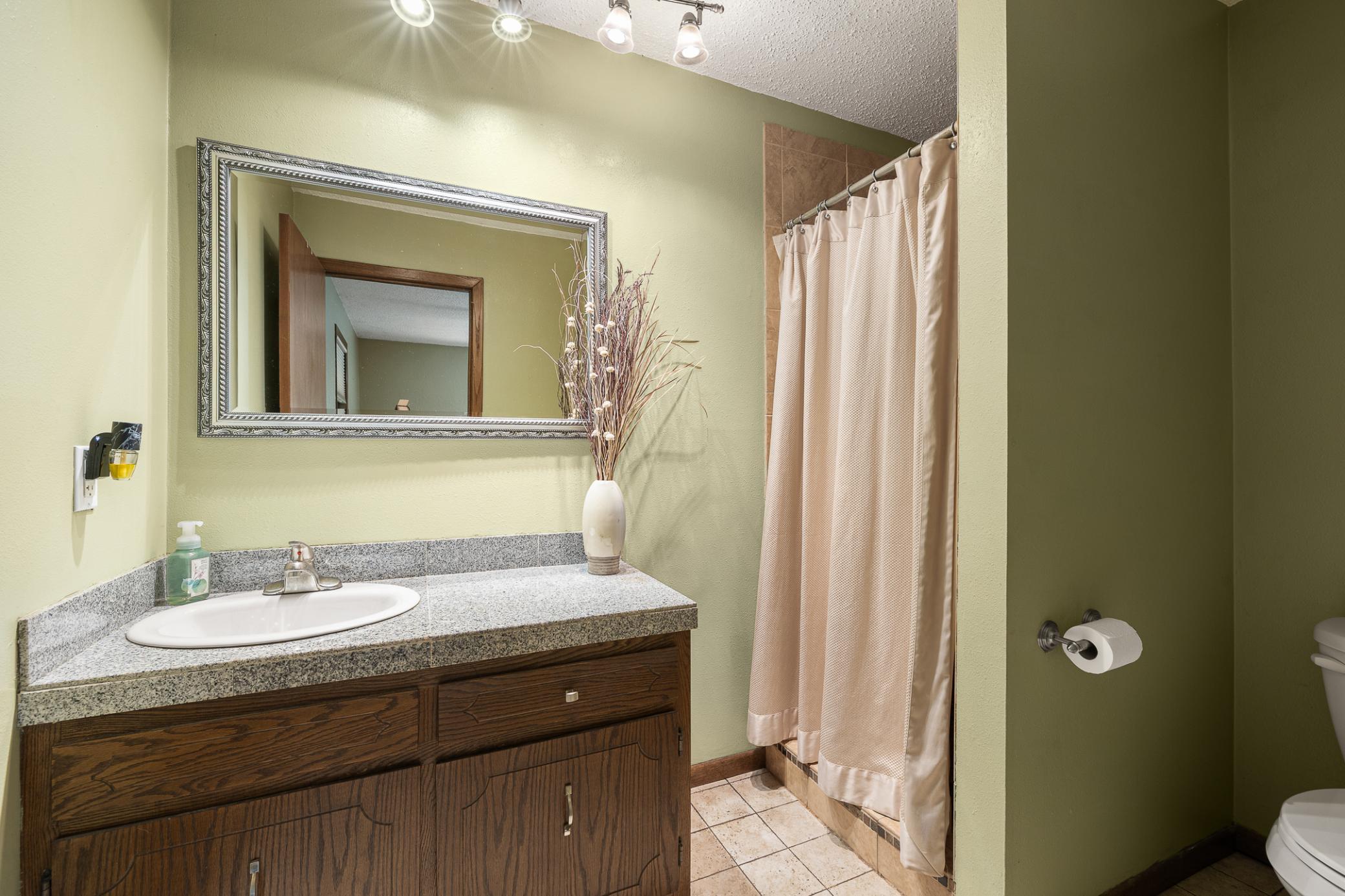 23902 Pineview Road Property Photo 16