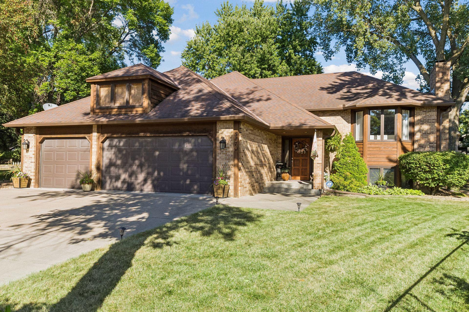 5170 Hemlock Lane N Property Photo 1
